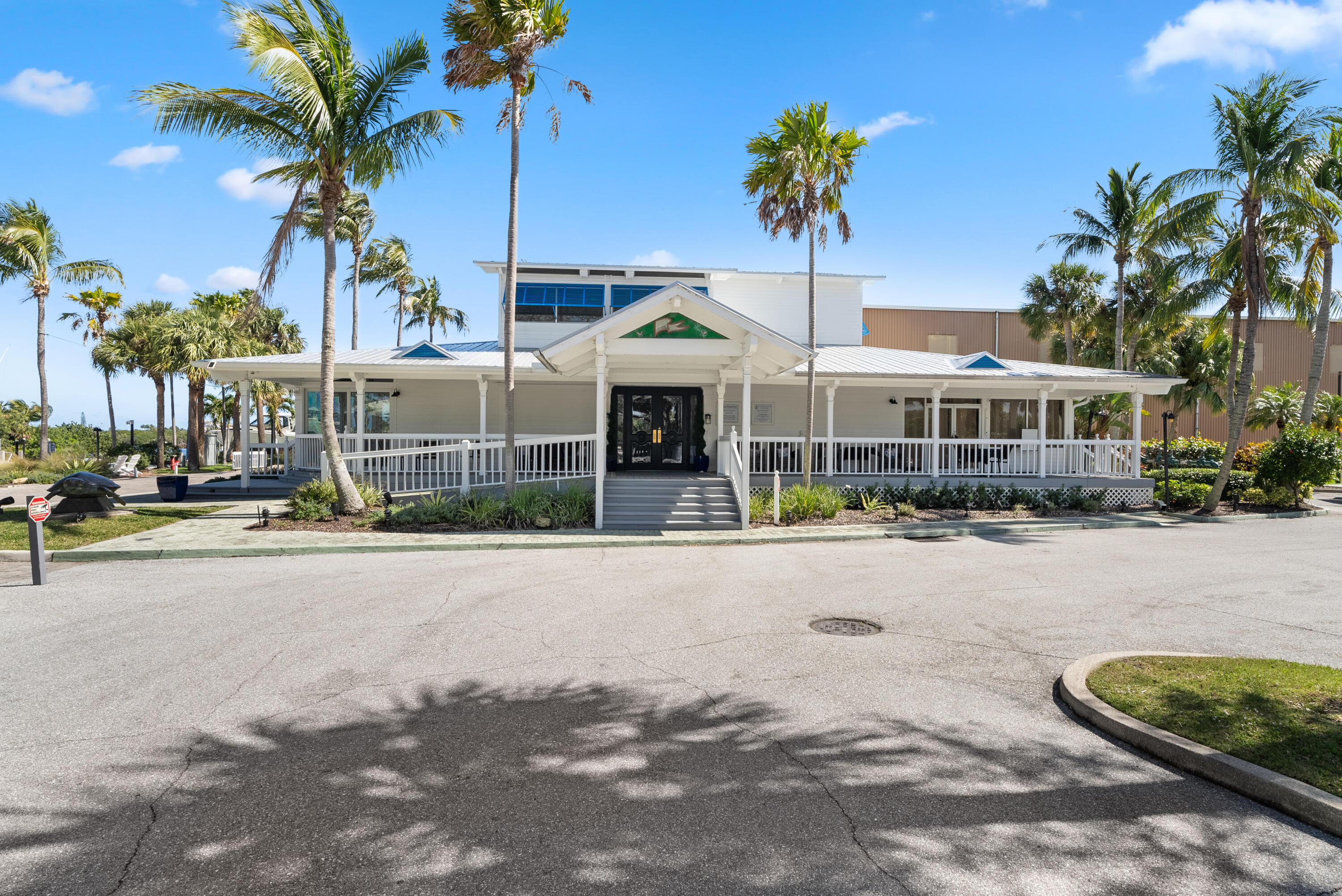 WINDRIFT AT JONATHANS LANDING - Residential