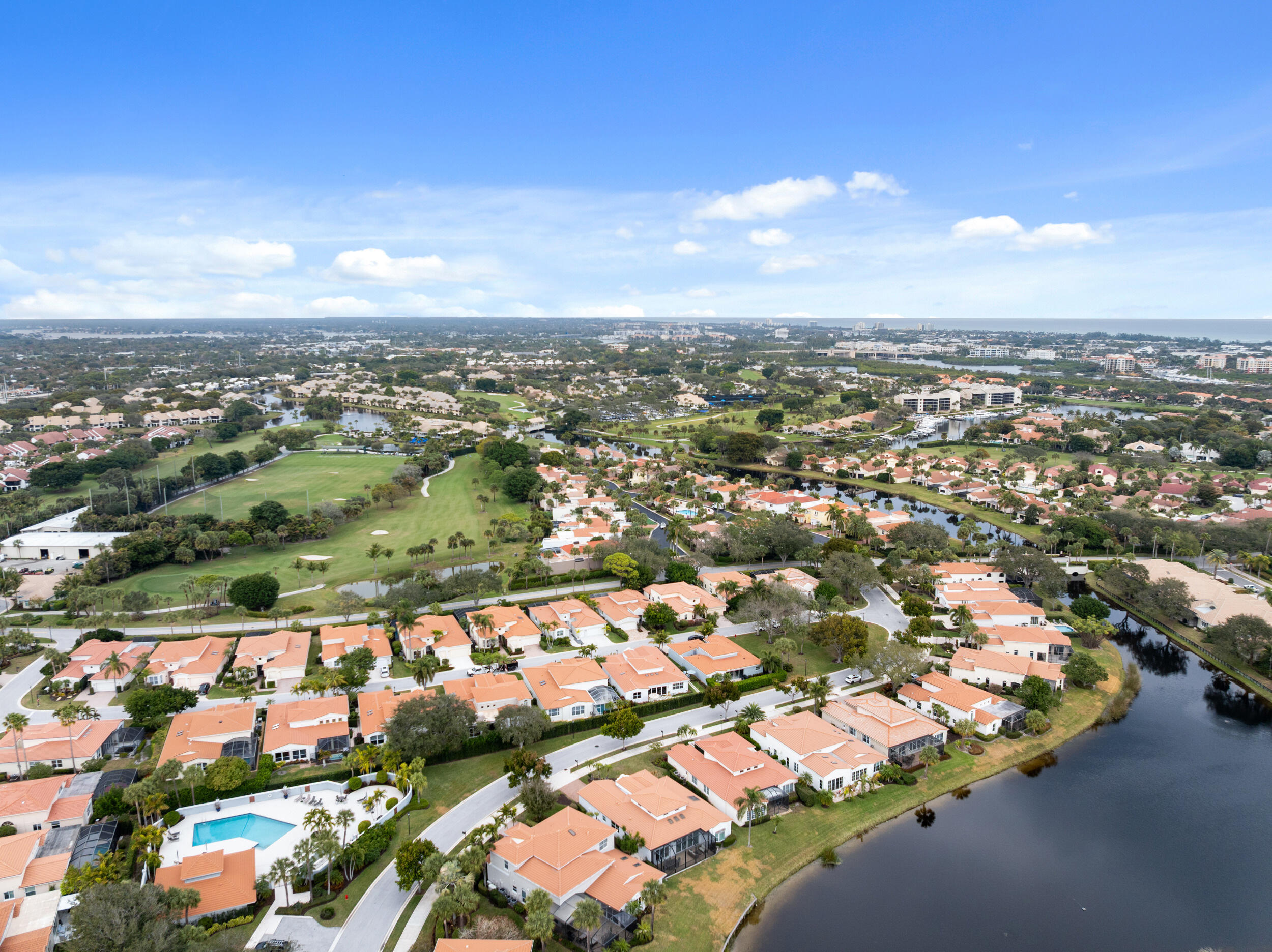 WINDRIFT AT JONATHANS LANDING - Residential