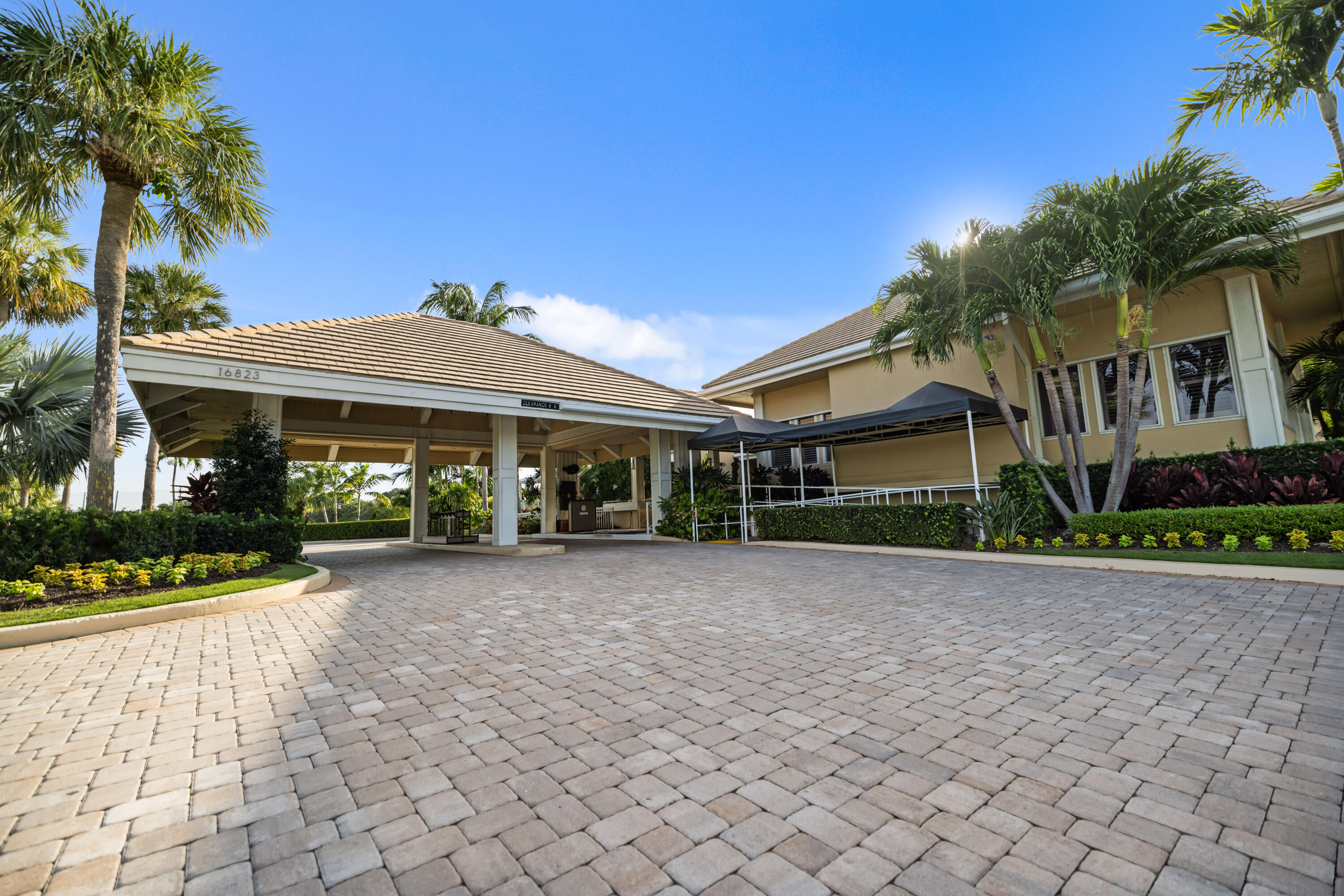 WINDRIFT AT JONATHANS LANDING - Residential