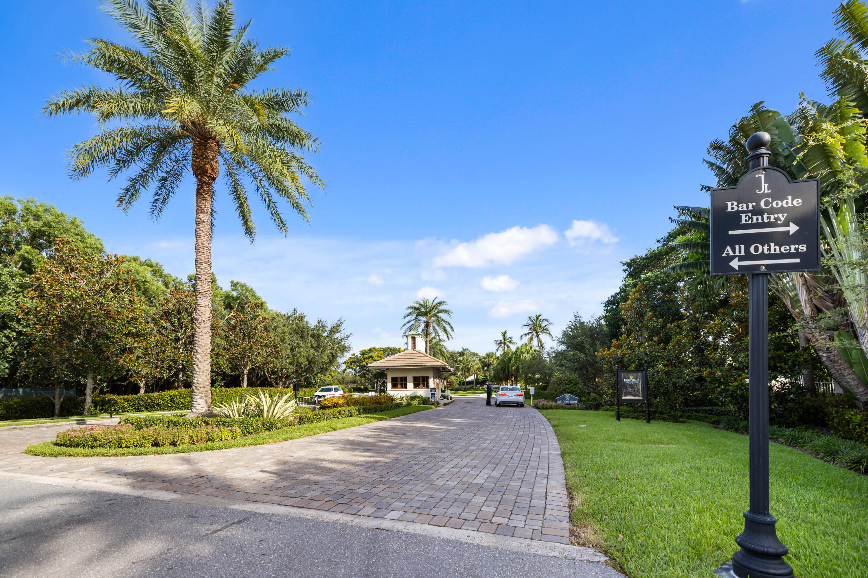 WINDRIFT AT JONATHANS LANDING - Residential