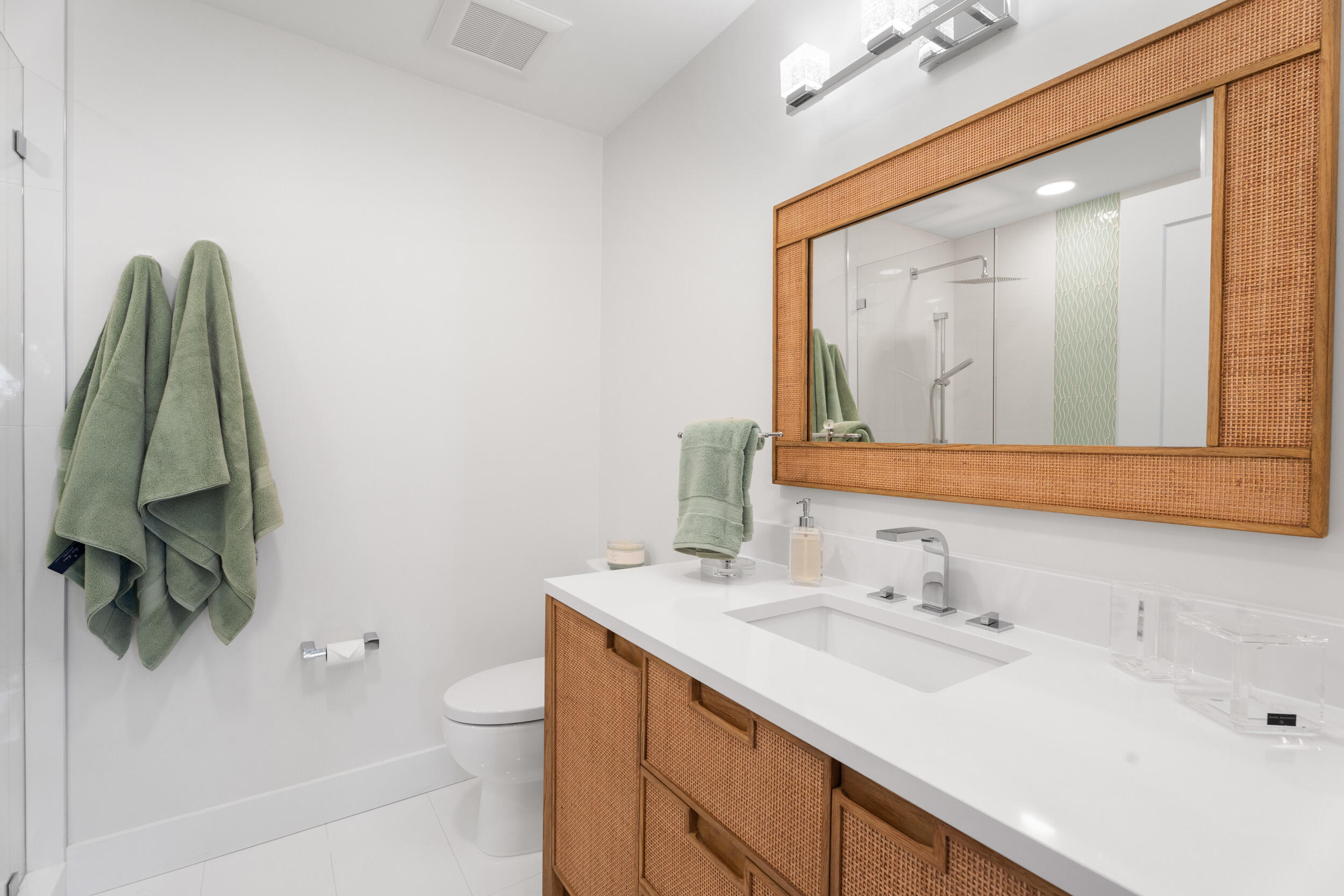 WINDRIFT AT JONATHANS LANDING - Residential