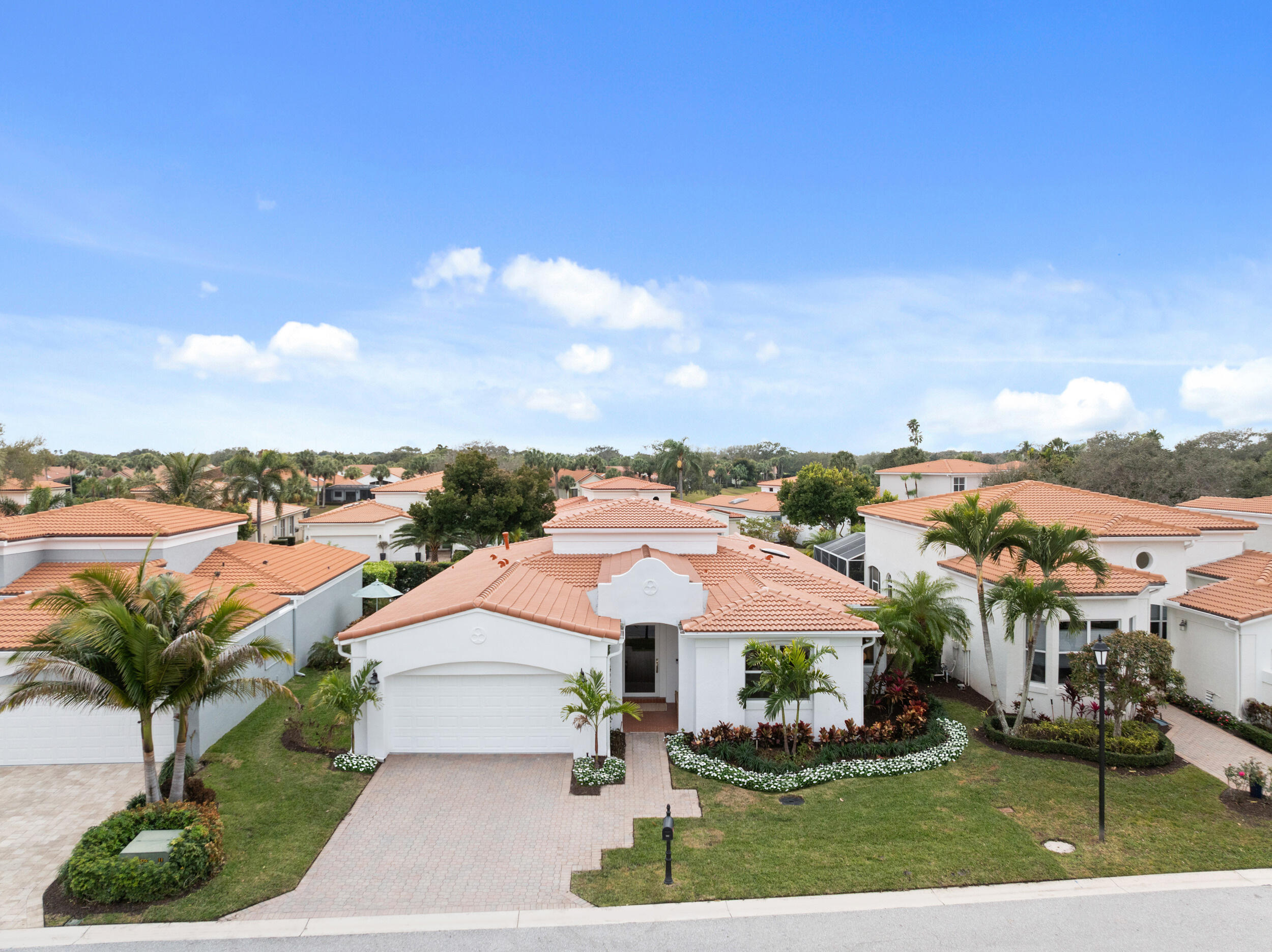 WINDRIFT AT JONATHANS LANDING - Residential