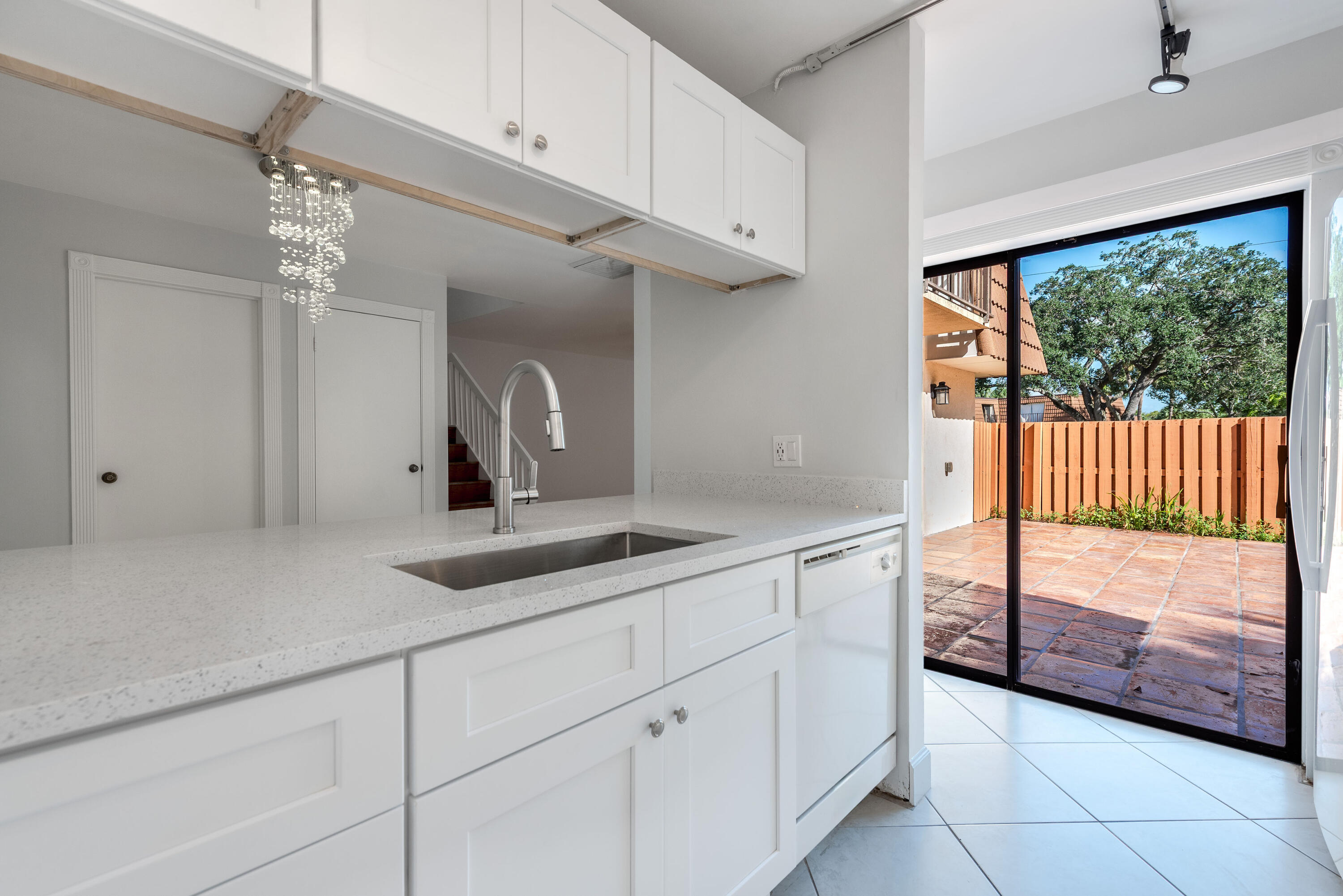VILLAGE OF SANDALWOOD LAKES NORTH - Residential Lease