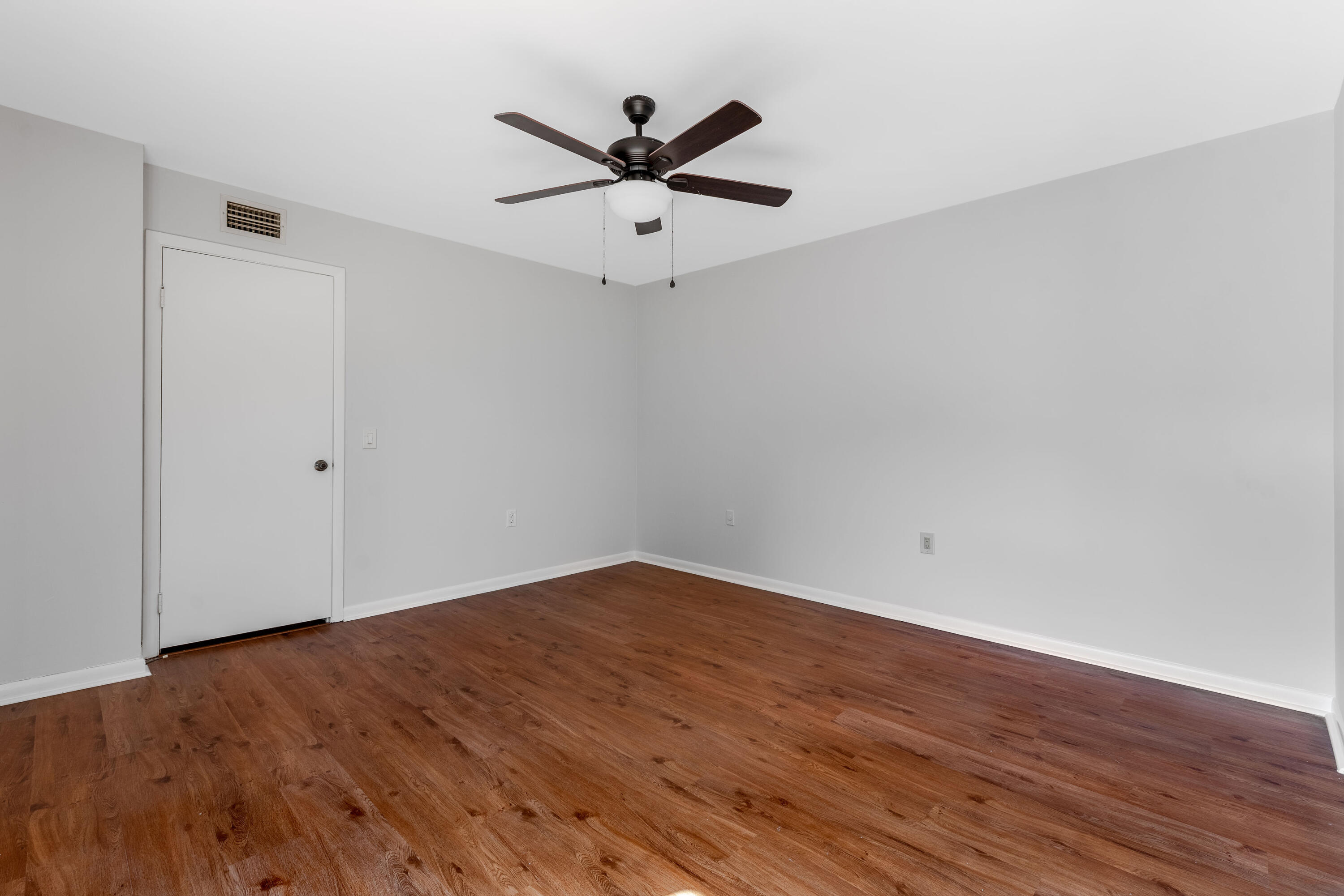 VILLAGE OF SANDALWOOD LAKES NORTH - Residential Lease