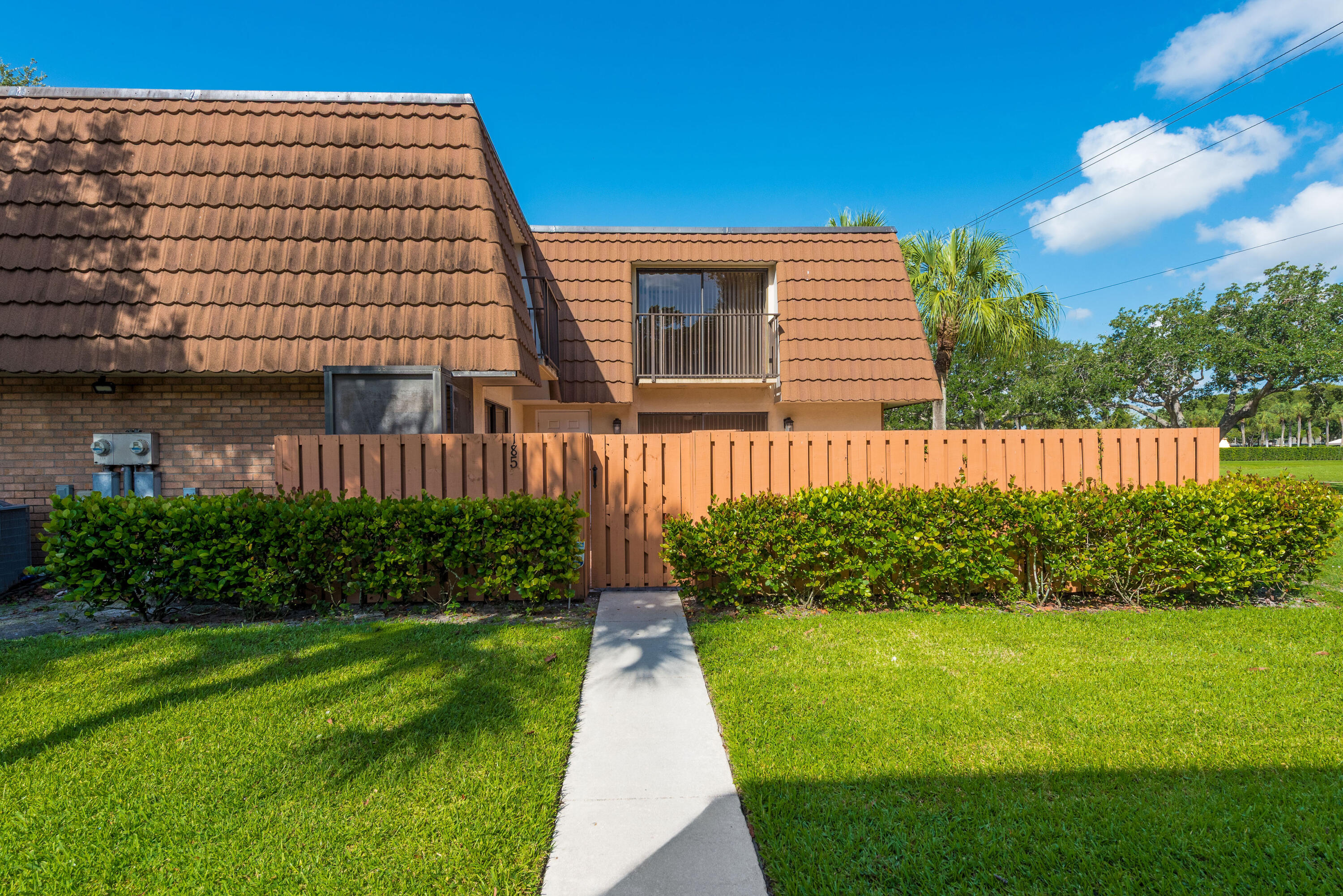 VILLAGE OF SANDALWOOD LAKES NORTH - Residential Lease