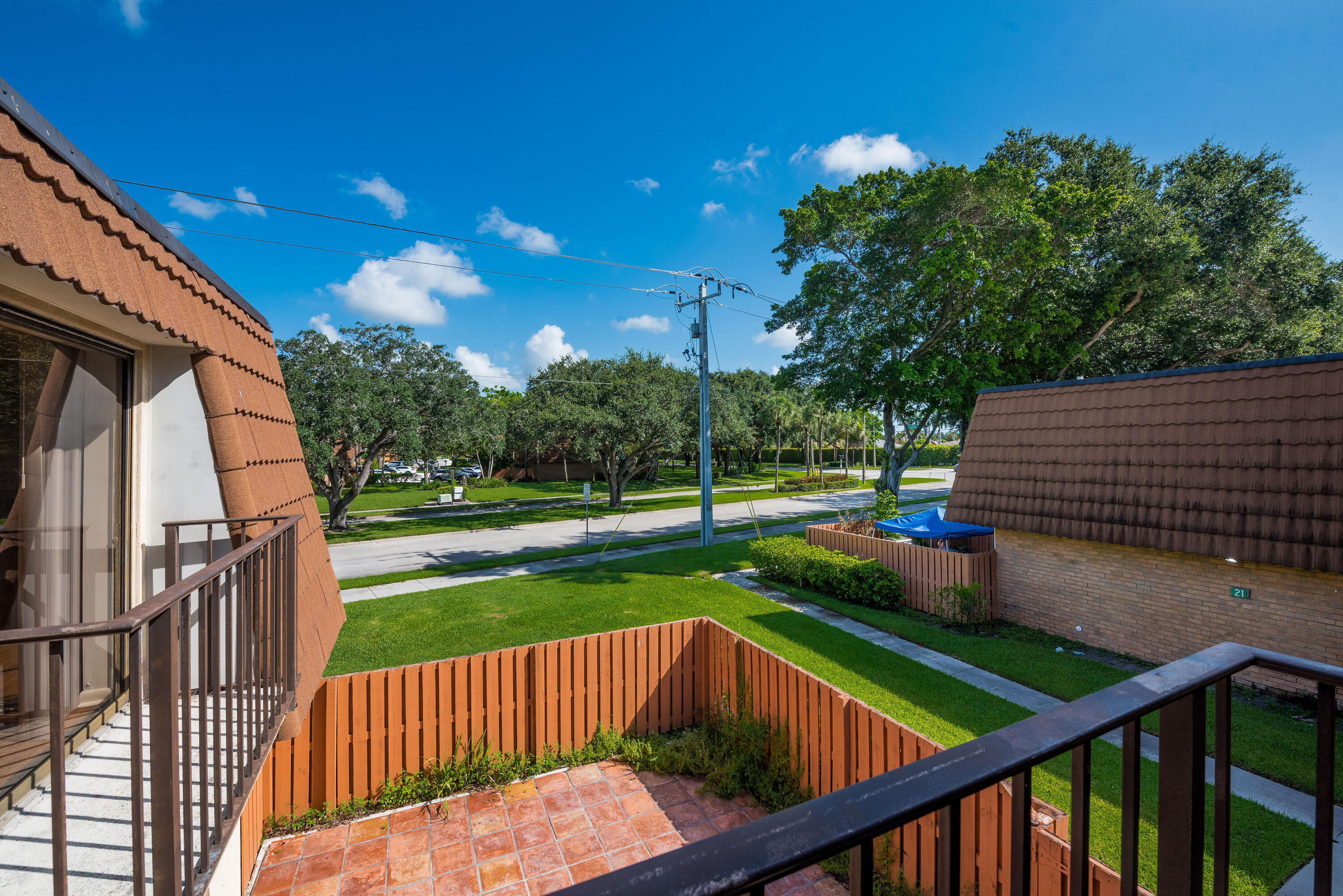 VILLAGE OF SANDALWOOD LAKES NORTH - Residential Lease
