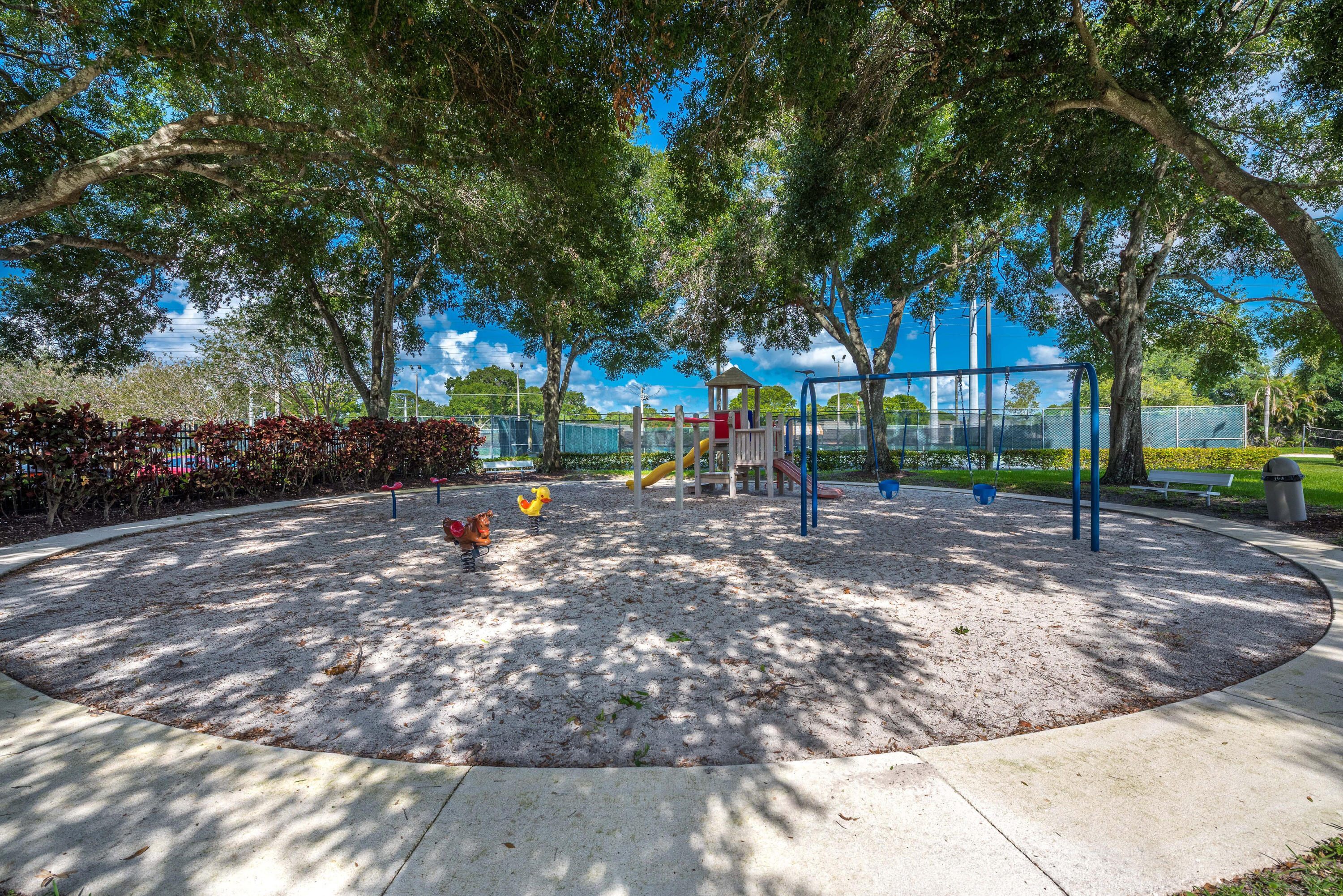 VILLAGE OF SANDALWOOD LAKES NORTH - Residential Lease