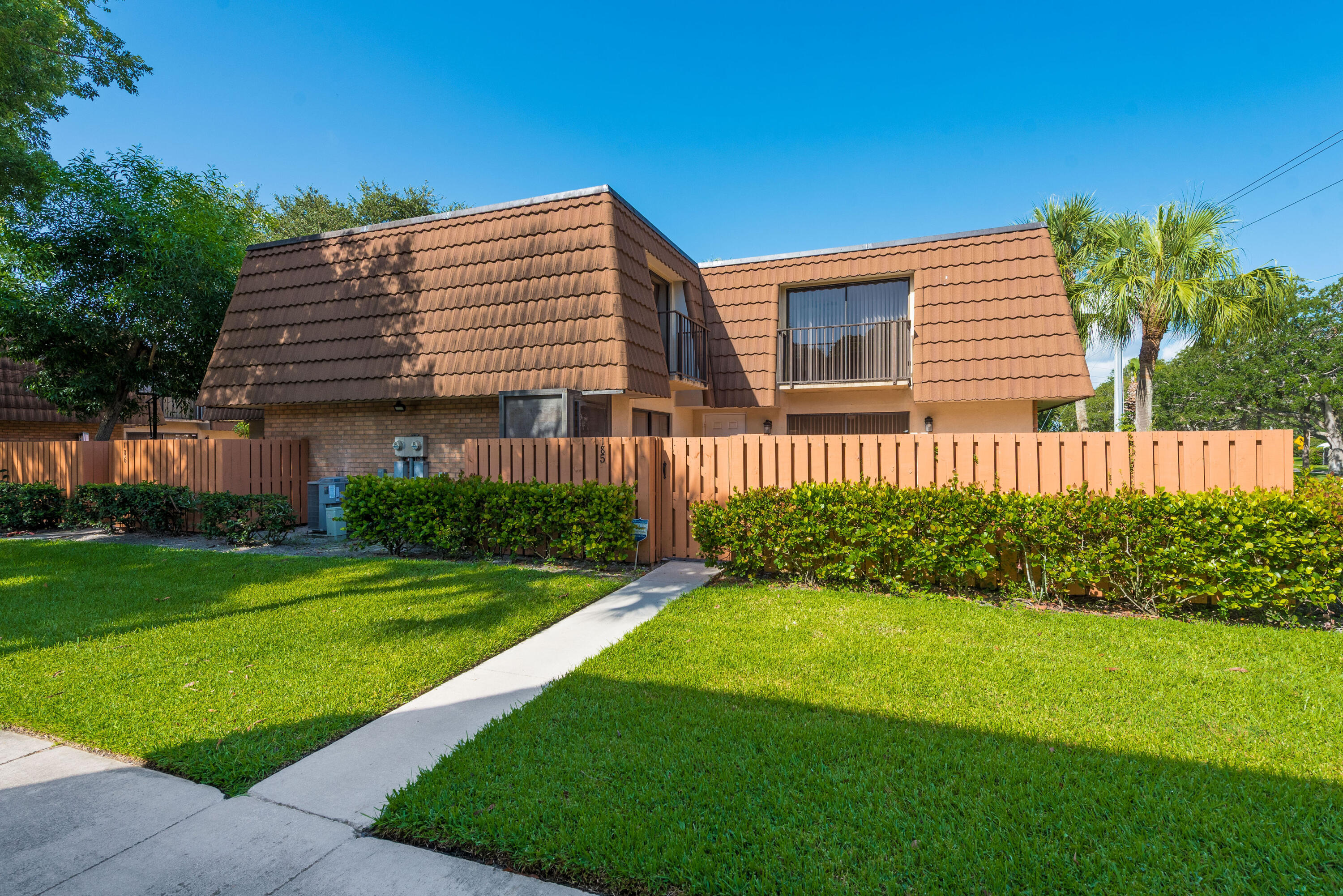 VILLAGE OF SANDALWOOD LAKES NORTH - Residential Lease