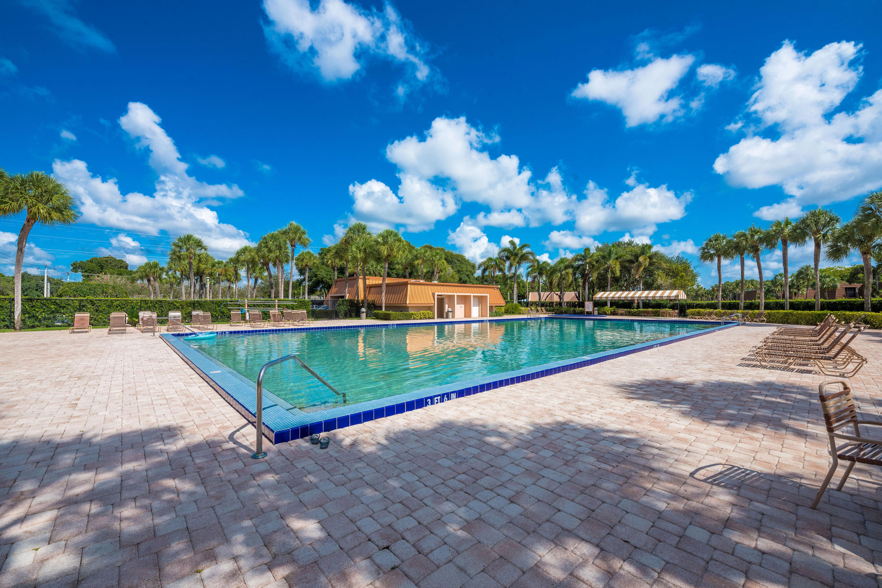 VILLAGE OF SANDALWOOD LAKES NORTH - Residential Lease