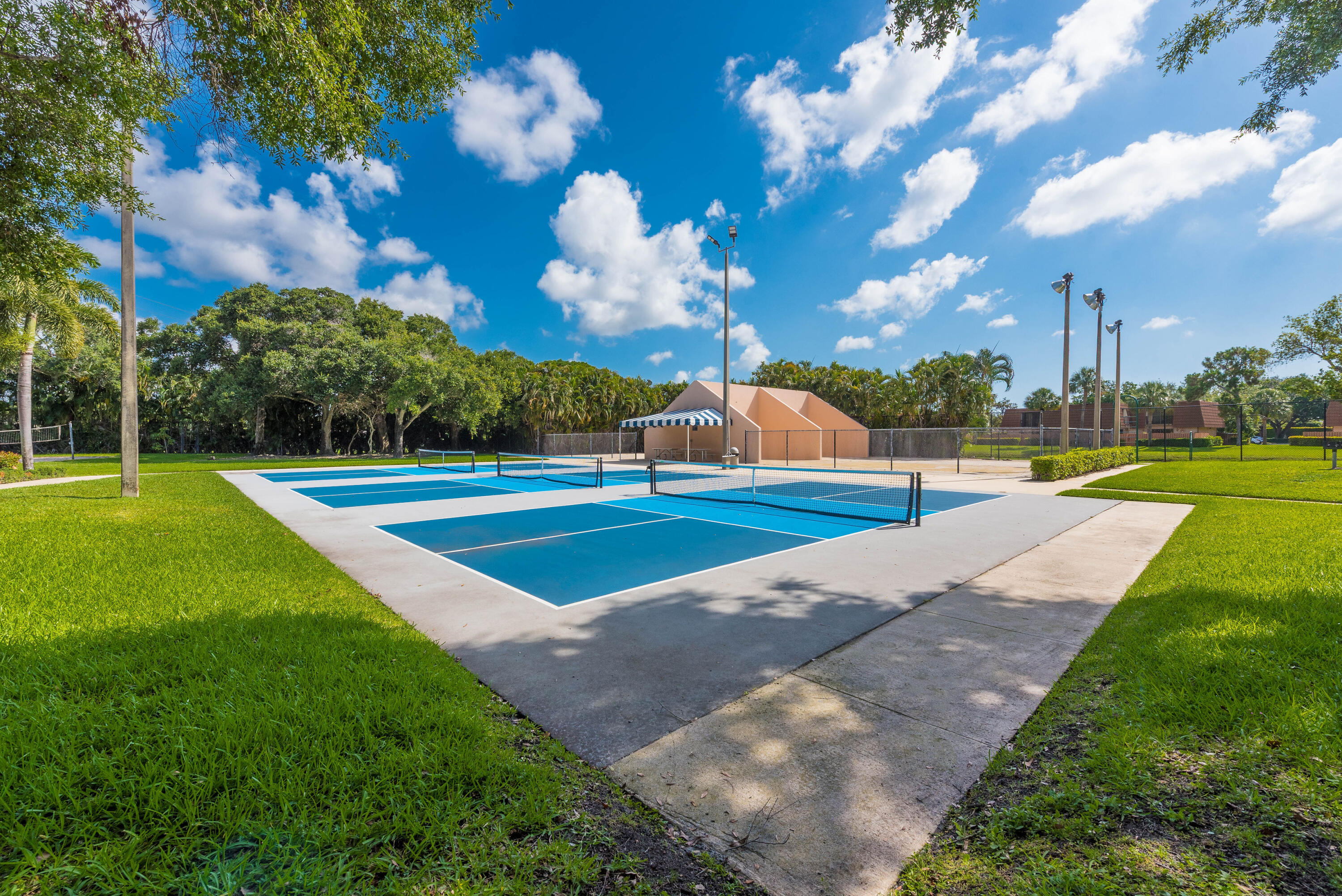 VILLAGE OF SANDALWOOD LAKES NORTH - Residential Lease