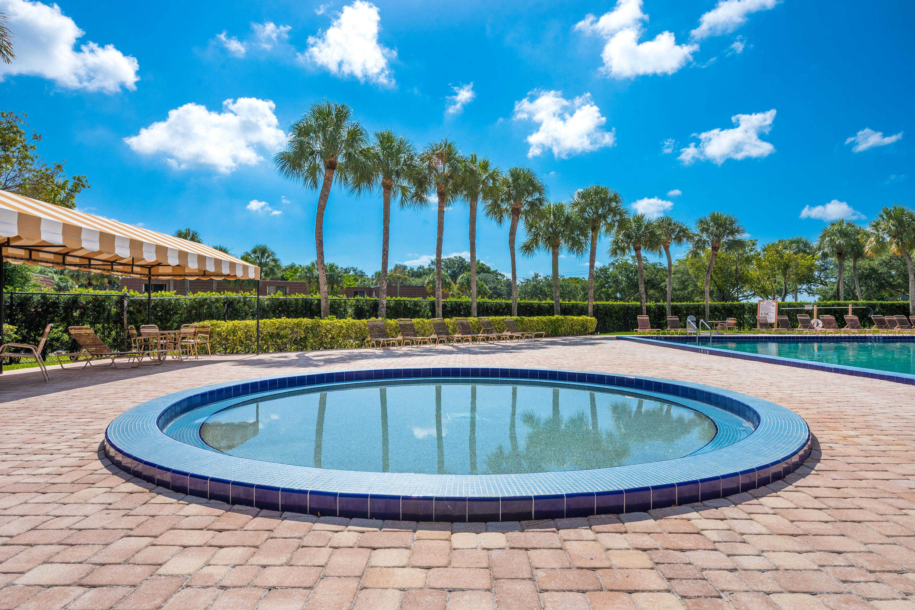 VILLAGE OF SANDALWOOD LAKES NORTH - Residential Lease