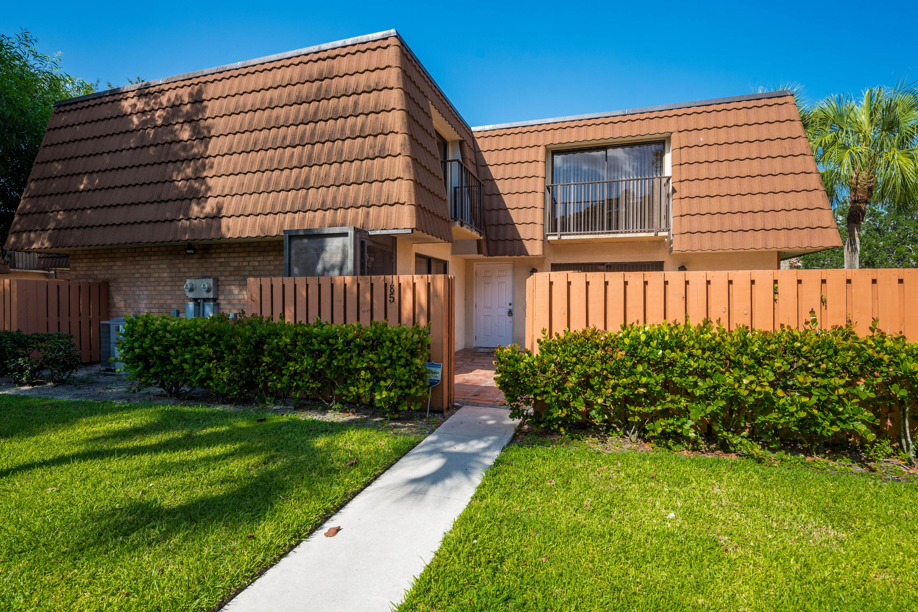VILLAGE OF SANDALWOOD LAKES NORTH - Residential Lease