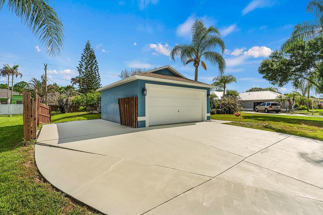 SEBASTIAN HIGHLANDS UNIT 17 - Residential