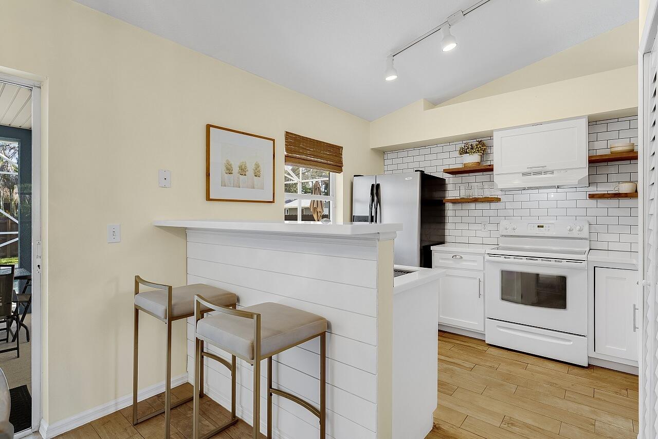 SEBASTIAN HIGHLANDS UNIT 17 - Residential
