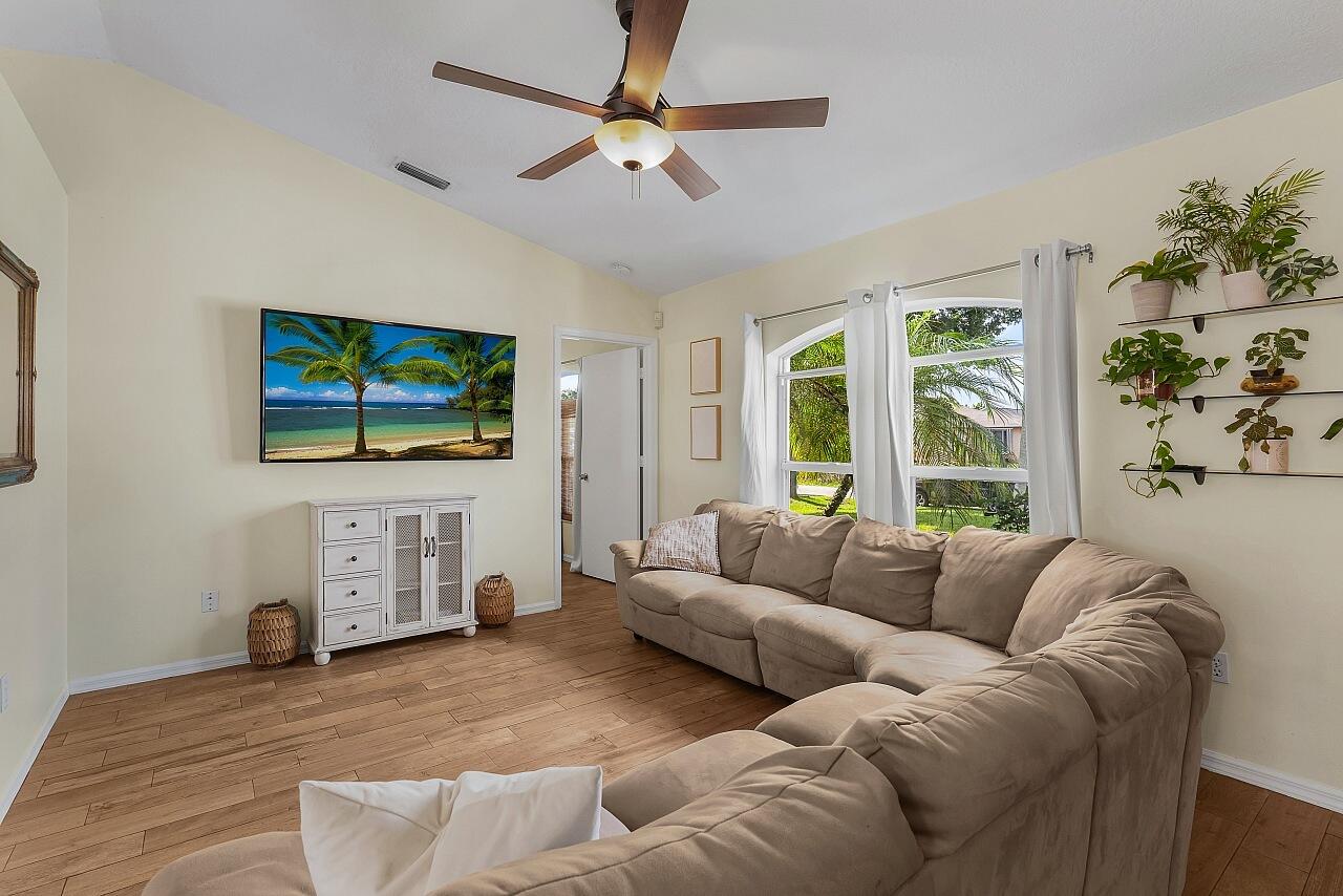 SEBASTIAN HIGHLANDS UNIT 17 - Residential
