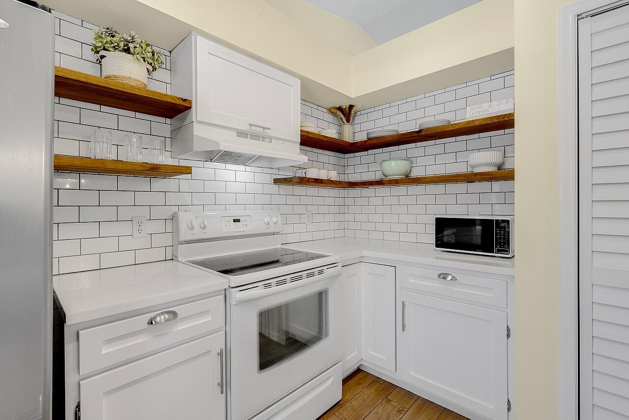 SEBASTIAN HIGHLANDS UNIT 17 - Residential