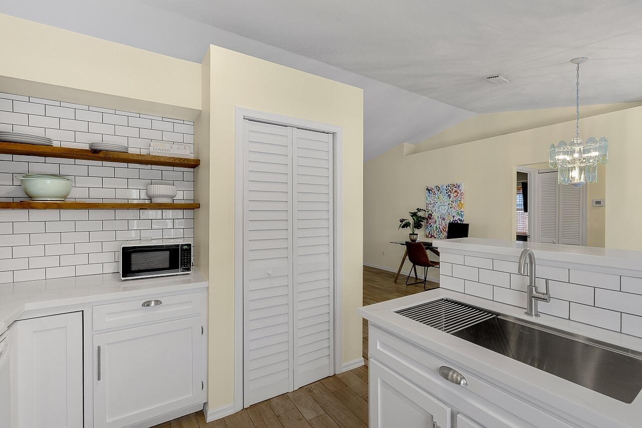 SEBASTIAN HIGHLANDS UNIT 17 - Residential