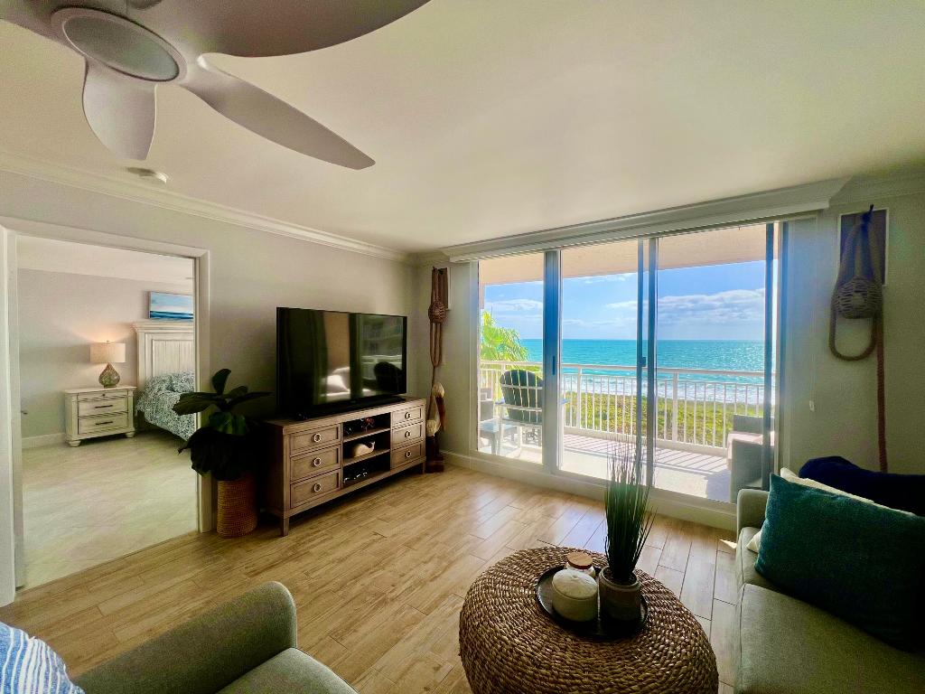 HIBISCUS BY THE SEA CONDOMINIUM - Residential
