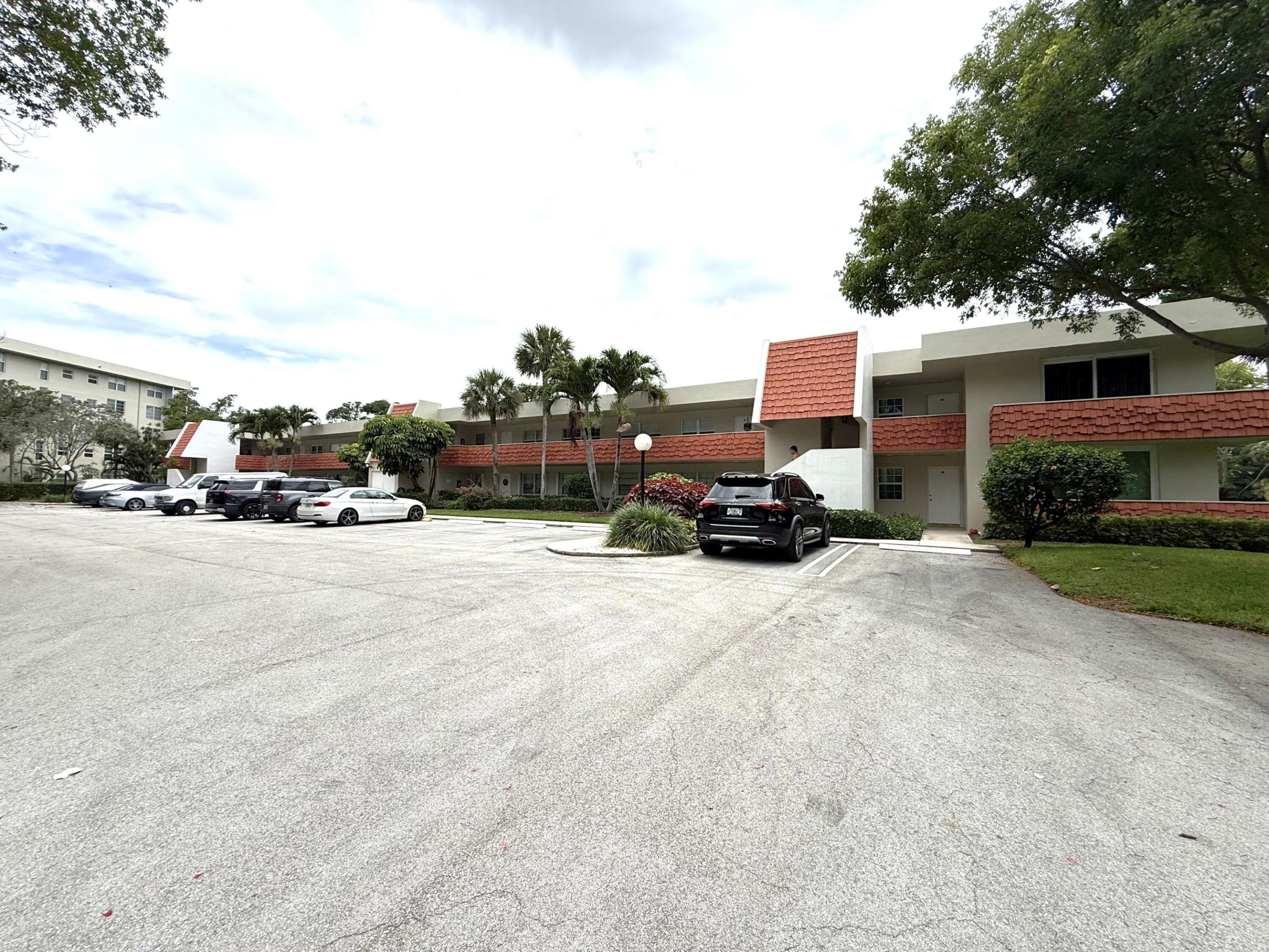 NO 97 PALM-AIRE COUNTRY CLUB - Residential