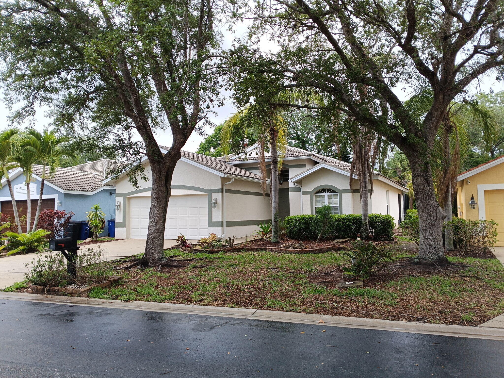 PINEAPPLE PLANTATION (AKA PINES) - Residential