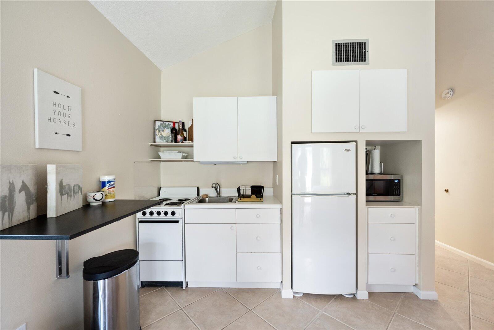 TENNIS LODGES 1 CONDO - Residential Lease
