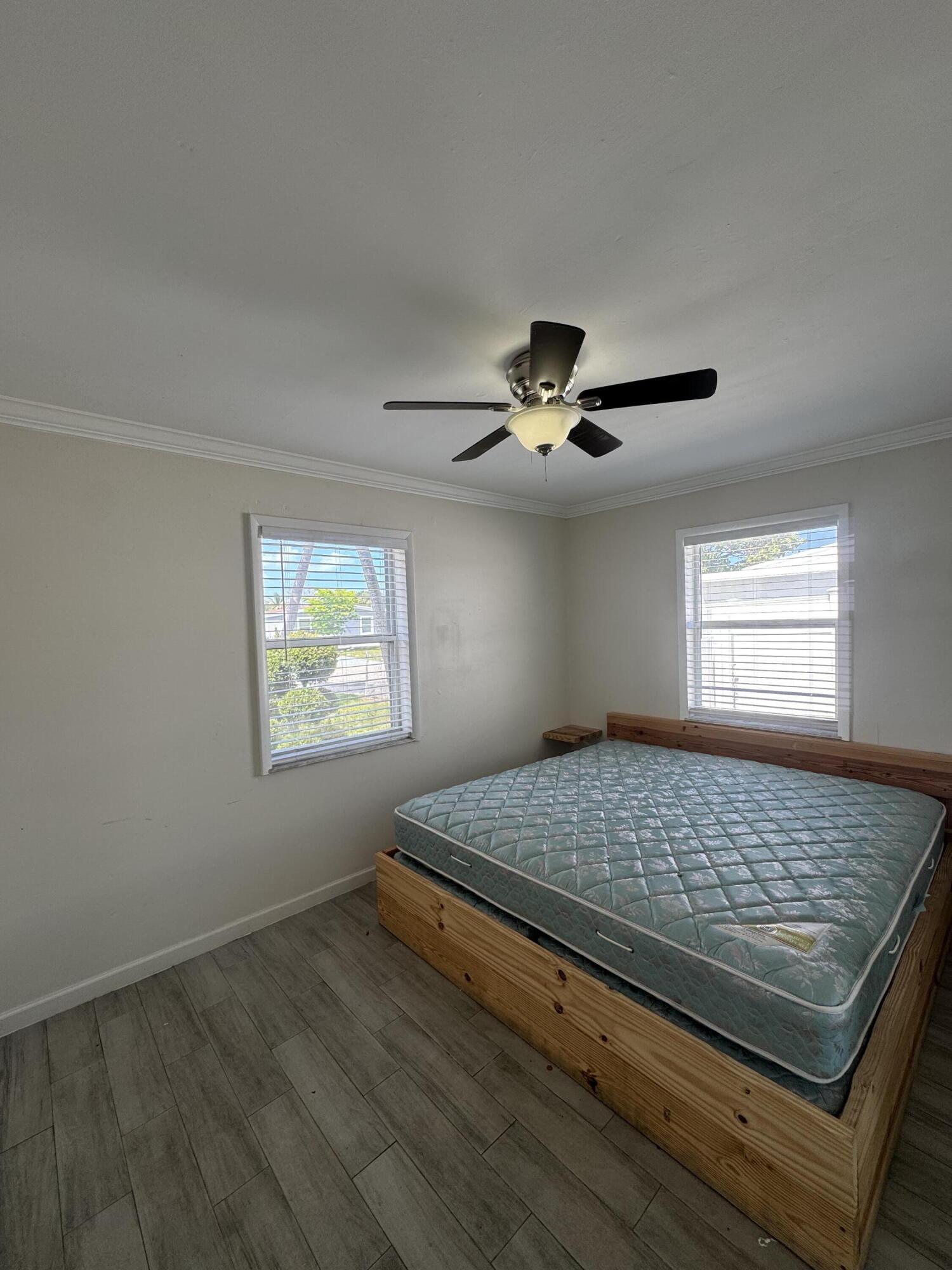 ENGLEWOOD MANOR - Residential Lease