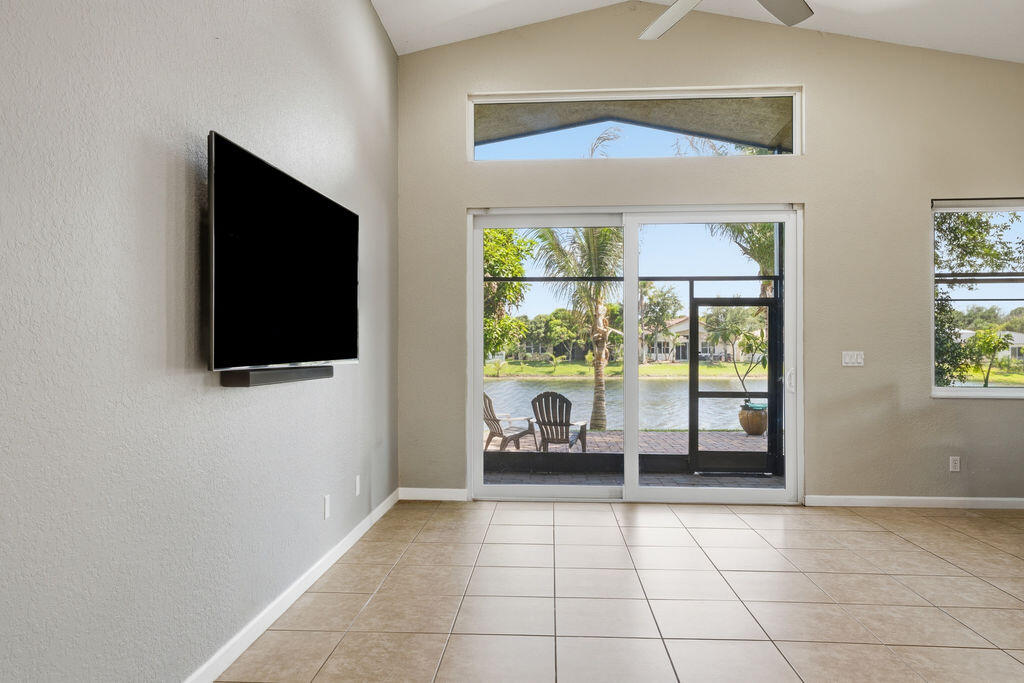 FOURTH  REPLAT OF PORTOFINO ISLES - Residential