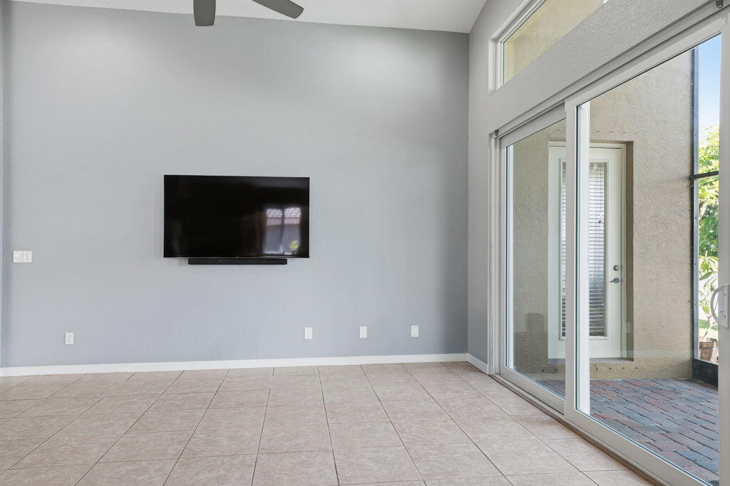 FOURTH  REPLAT OF PORTOFINO ISLES - Residential