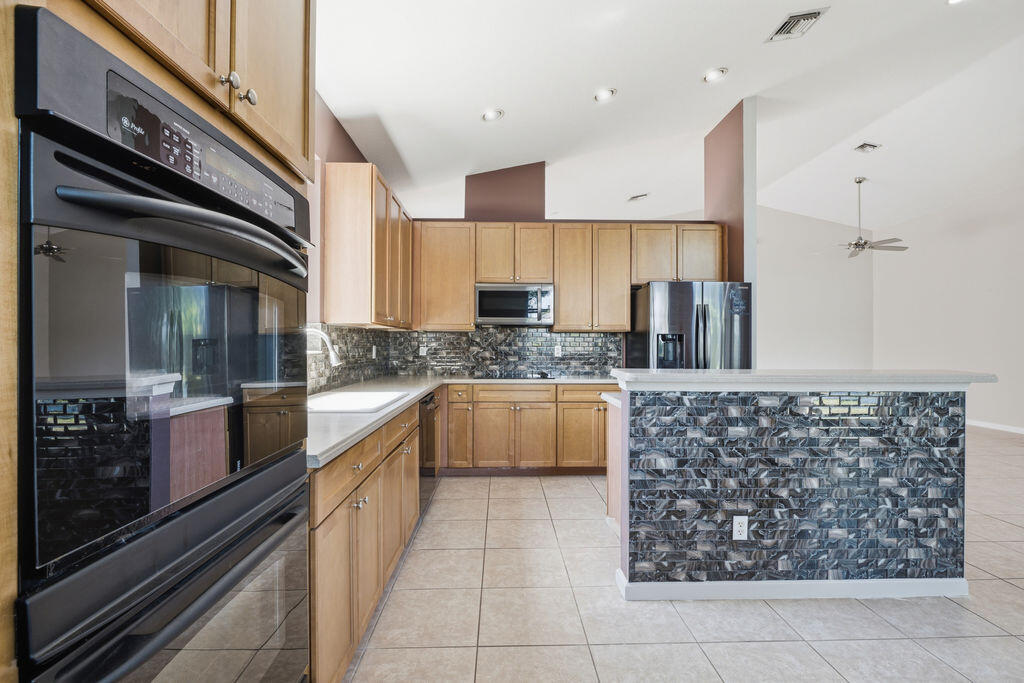 FOURTH  REPLAT OF PORTOFINO ISLES - Residential