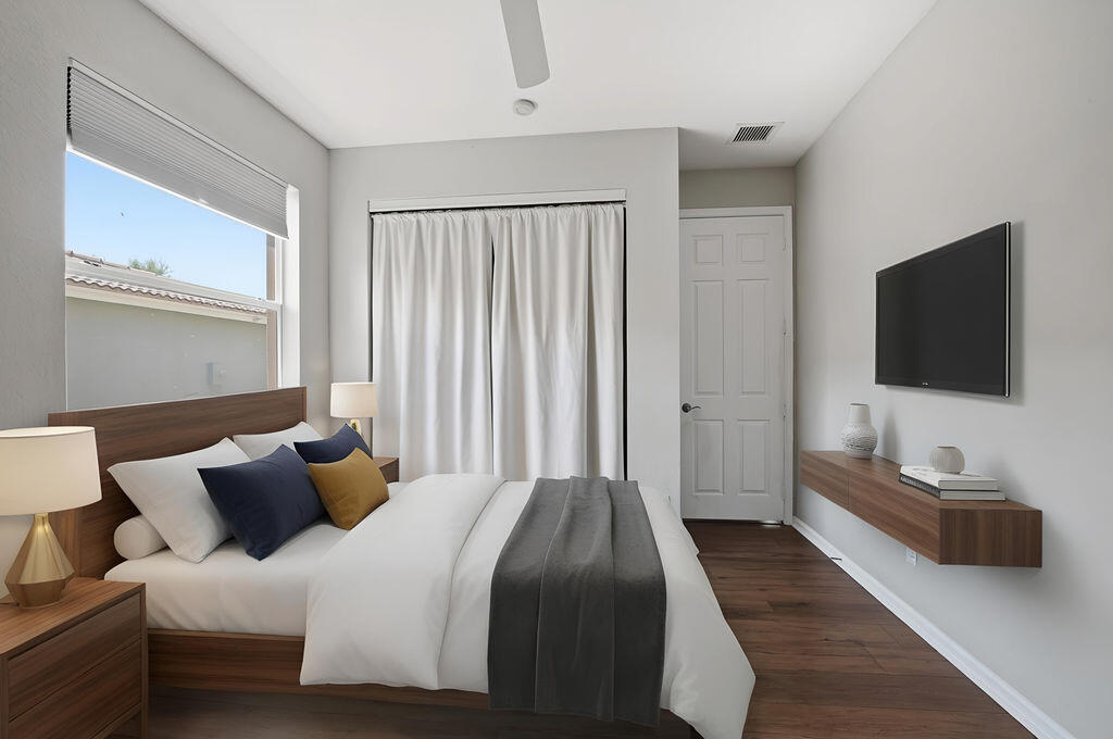 FOURTH  REPLAT OF PORTOFINO ISLES - Residential