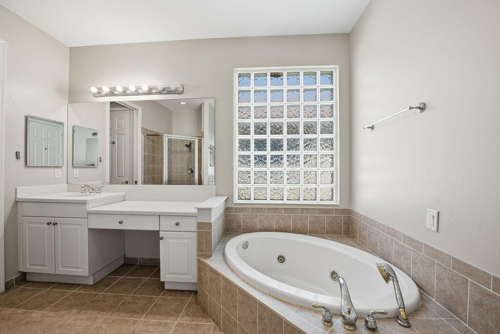 FOURTH  REPLAT OF PORTOFINO ISLES - Residential