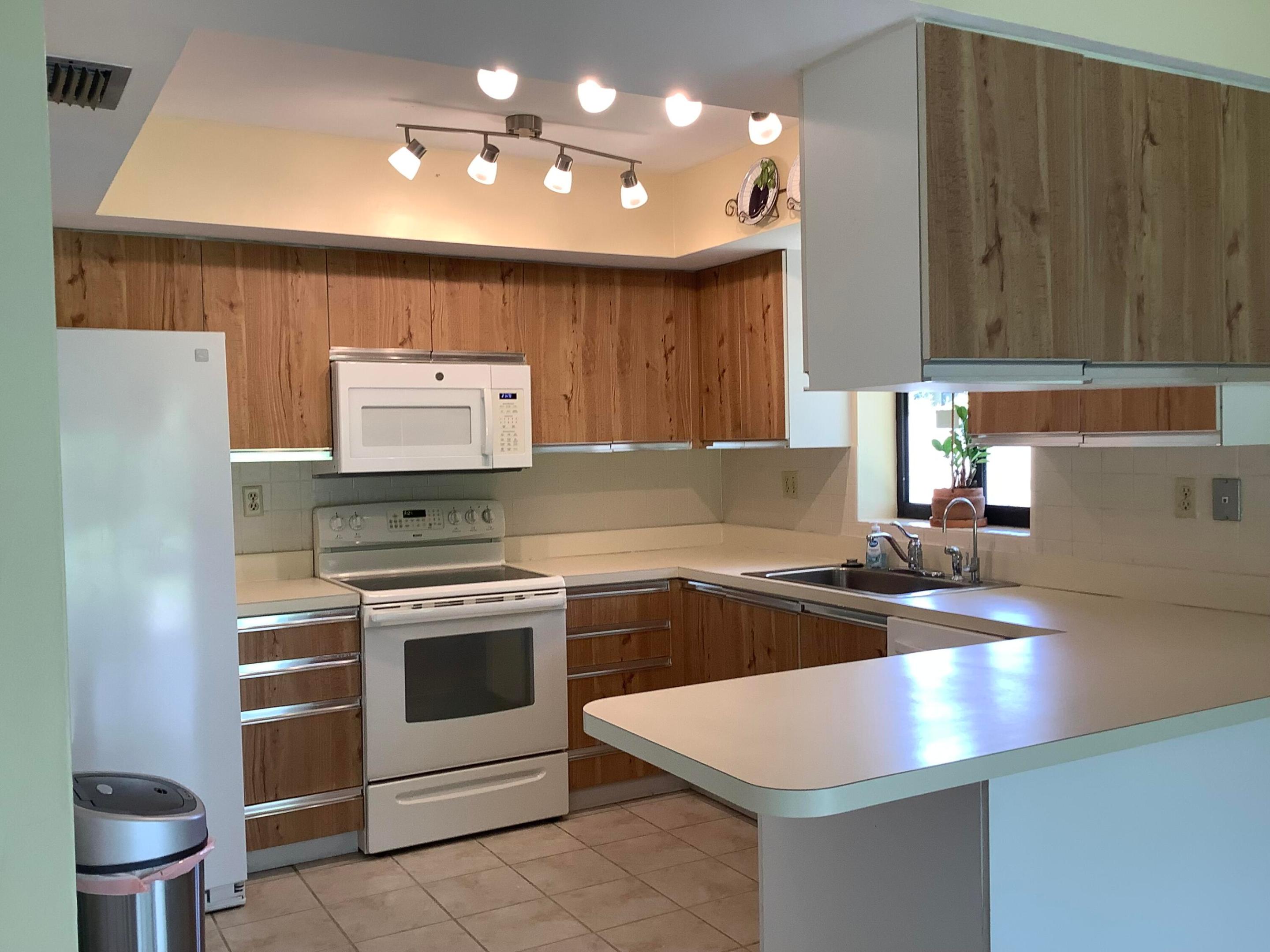 HOMEWOOD LAKES SEC B-2 - Residential