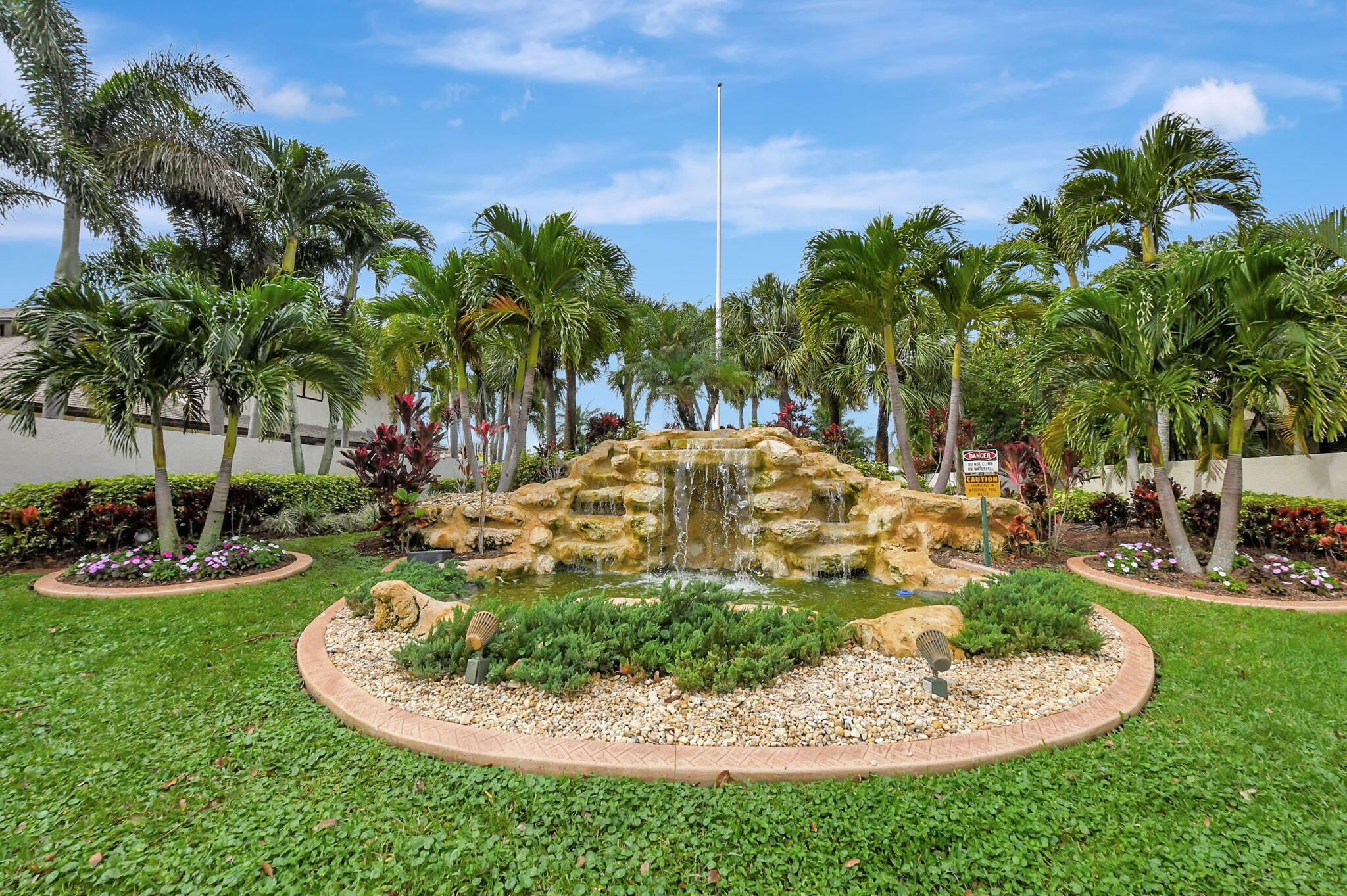 Welcome to this charming 3-bedroom, 2-bath villa located in Homewood Lakes, Delray Beach. Just off Atlantic Ave, close to bustling downtown and ocean. The open floor plan maximizes the utility of the layout, while the one-car garage provides convenient vehicle storage. This villa presents an excellent opportunity for those seeking a well-proportioned home in an established community. This property is one of few with room for a pool. Don't miss this opportunity.