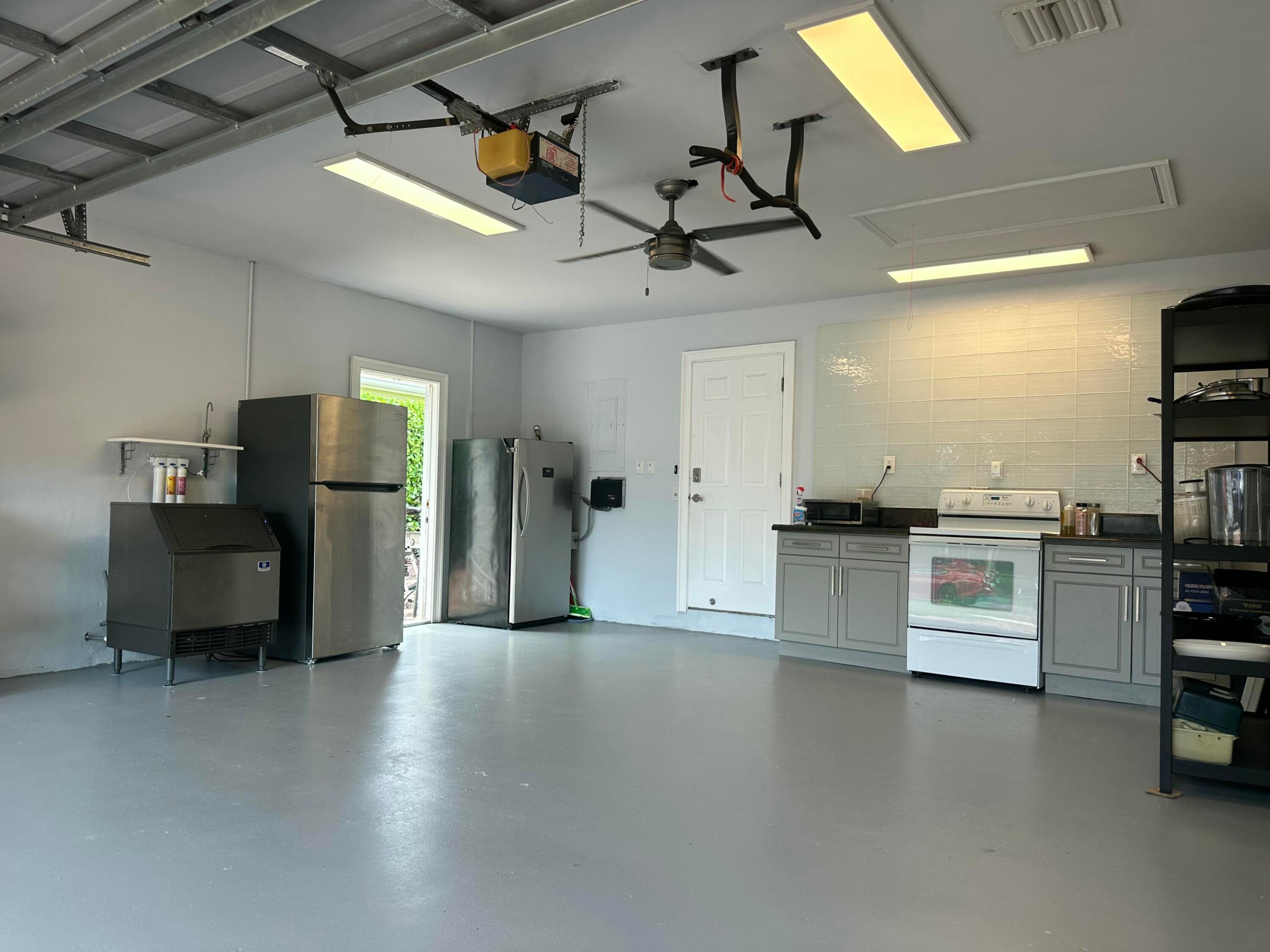 BOCA RATON BATH & TENNIS CLUB - Residential