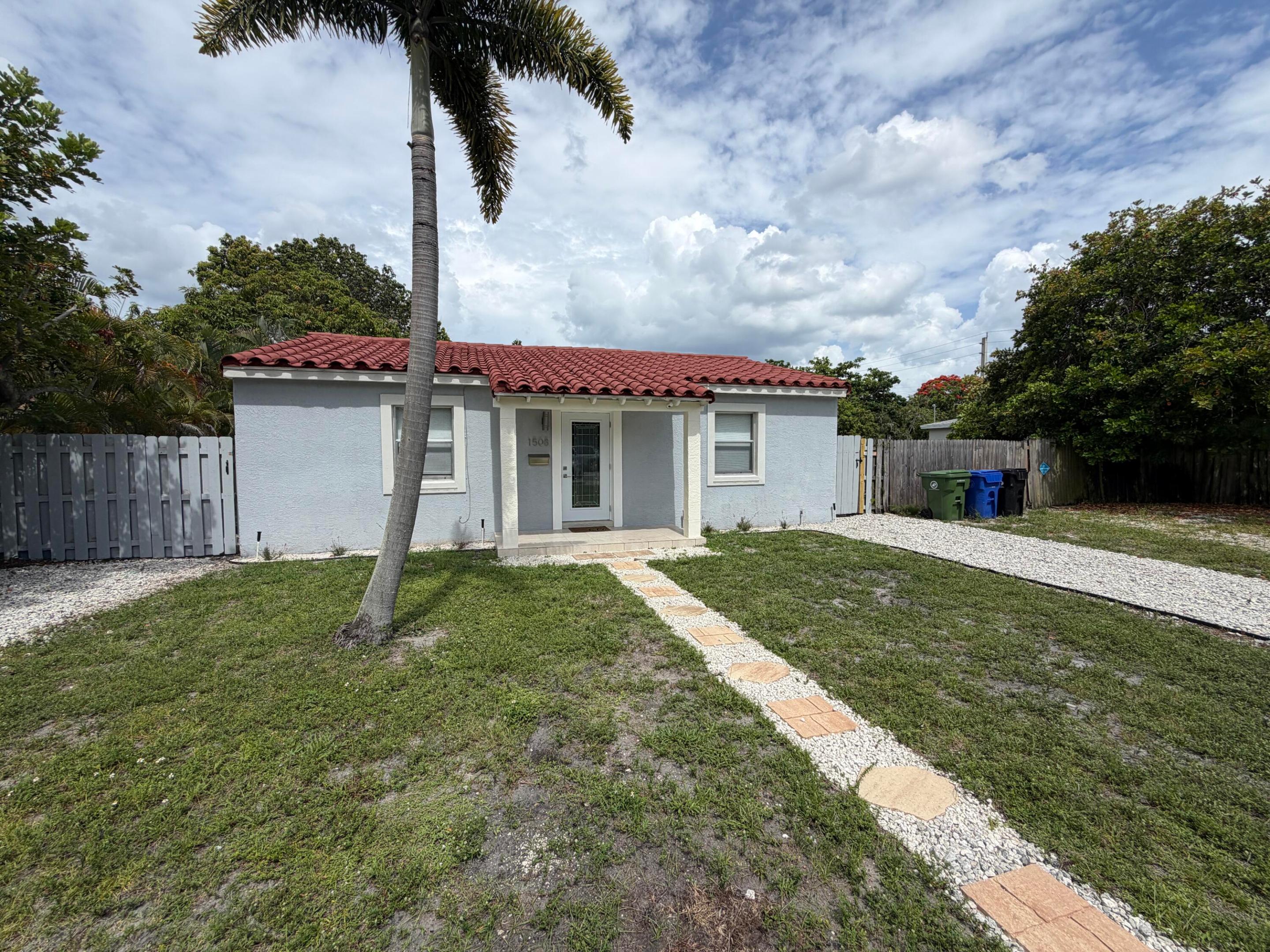 Updated studio in the heart of Fort Lauderdale! This bright and modern residence features a stylish open-concept layout with updated kitchen, butcher block island, stainless steel refrigerator, mini-split A/C, and updated bath with walk-in shower. Large walk-in closet provides excellent storage. Enjoy your own private fenced yard and outdoor space—perfect for relaxing or entertaining. Freshly painted with modern finishes throughout. Private Laundry Room. Conveniently located near downtown Fort Lauderdale, Wilton Manors, shopping, dining, beaches, and major highways. Move-in ready and available immediately.