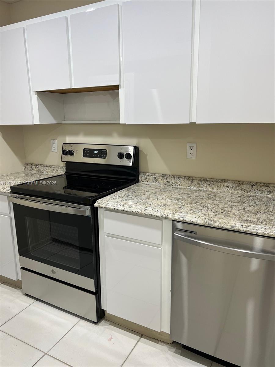 LAKEWOOD VILLAGE - Residential