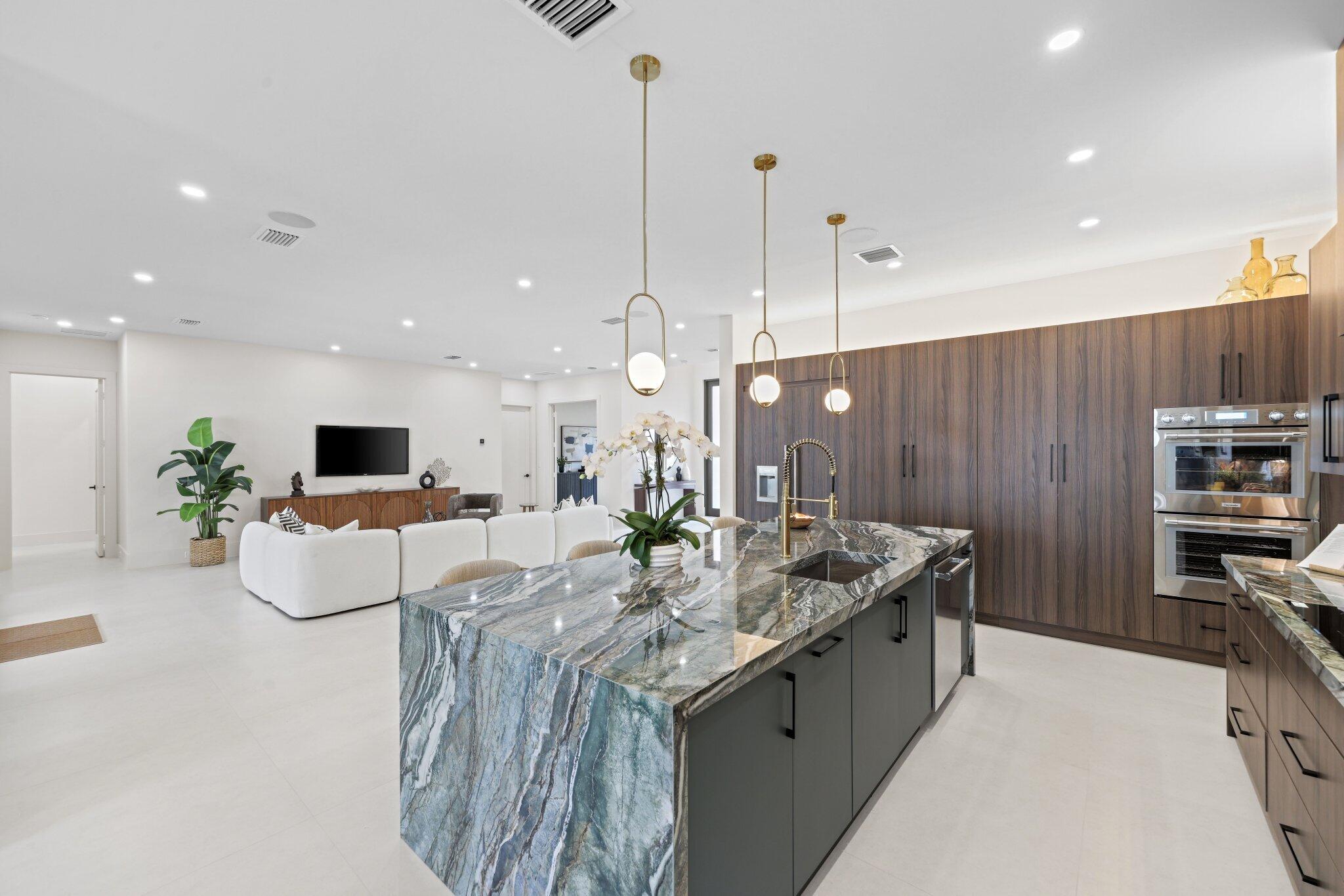 PALM BEACH ISLES 2 - Residential