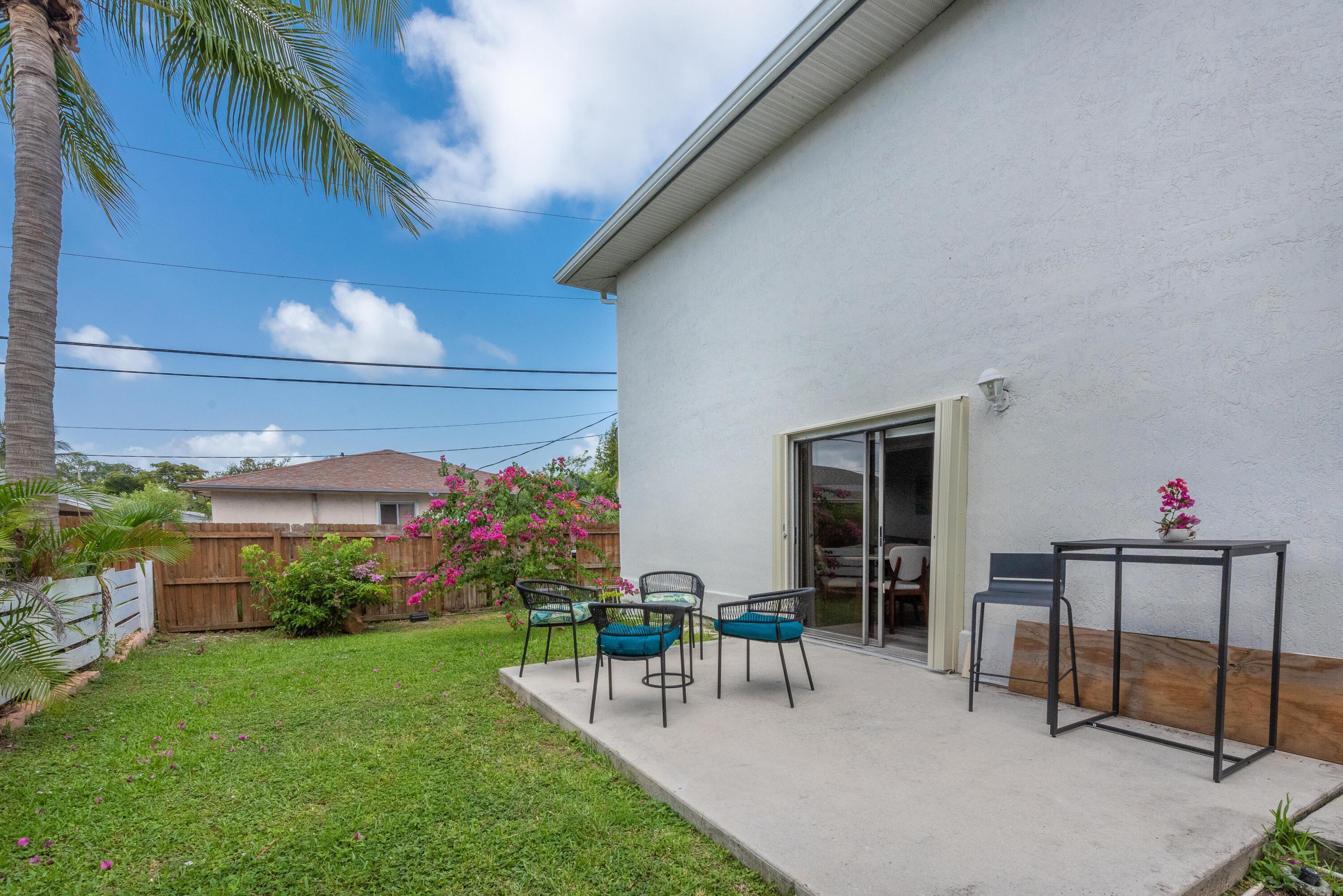 MANGO VILLAS TOWNHOUSE - Residential