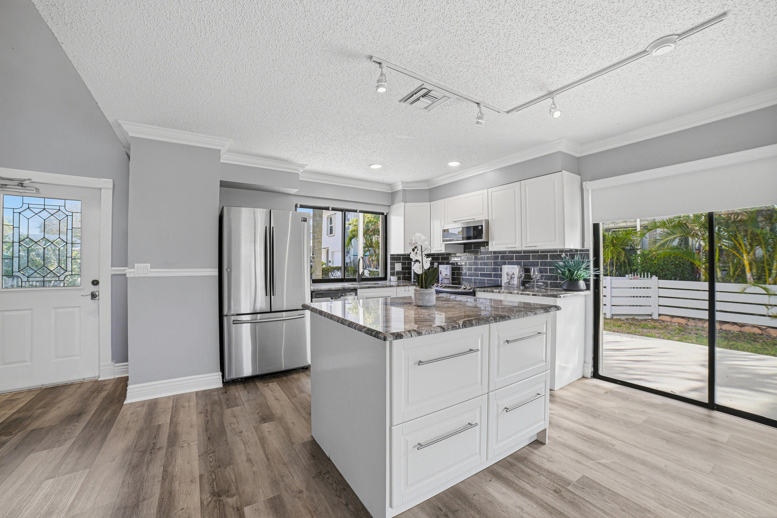 MANGO VILLAS TOWNHOUSE - Residential