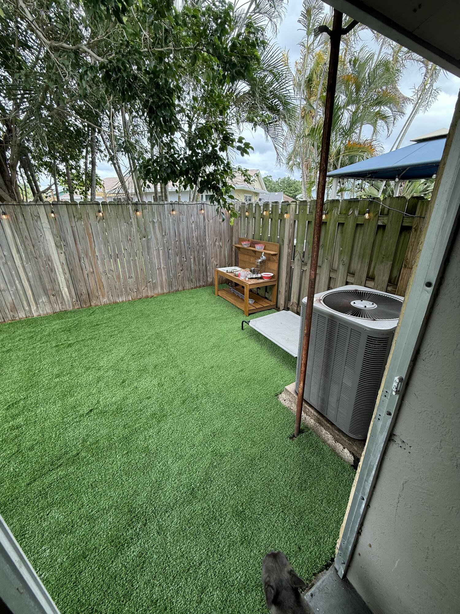 OCTOBER PARK - Residential Lease