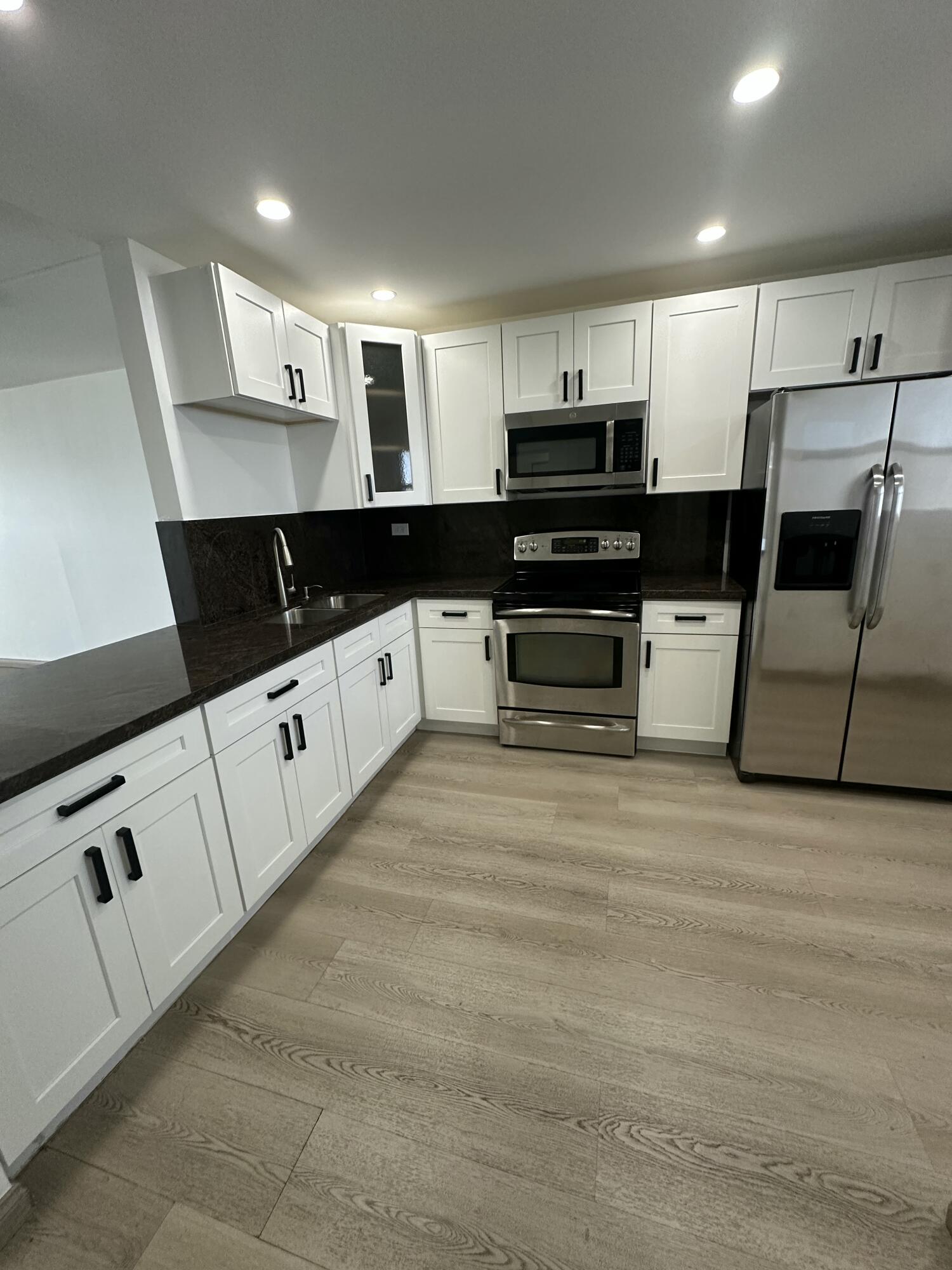 JADE WINDS GROUP ALLAMANDA GARDENS - Residential Lease