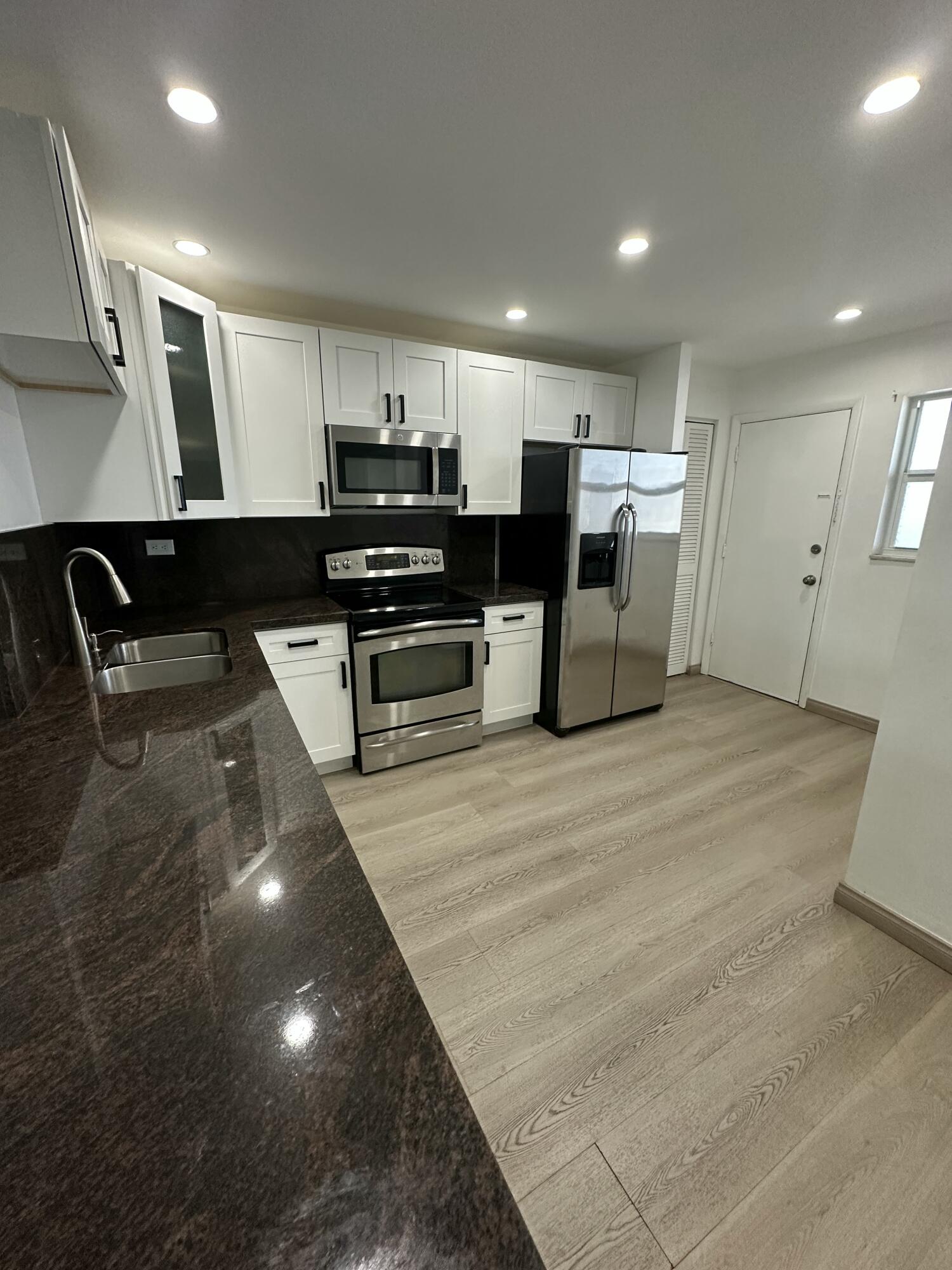 JADE WINDS GROUP ALLAMANDA GARDENS - Residential Lease