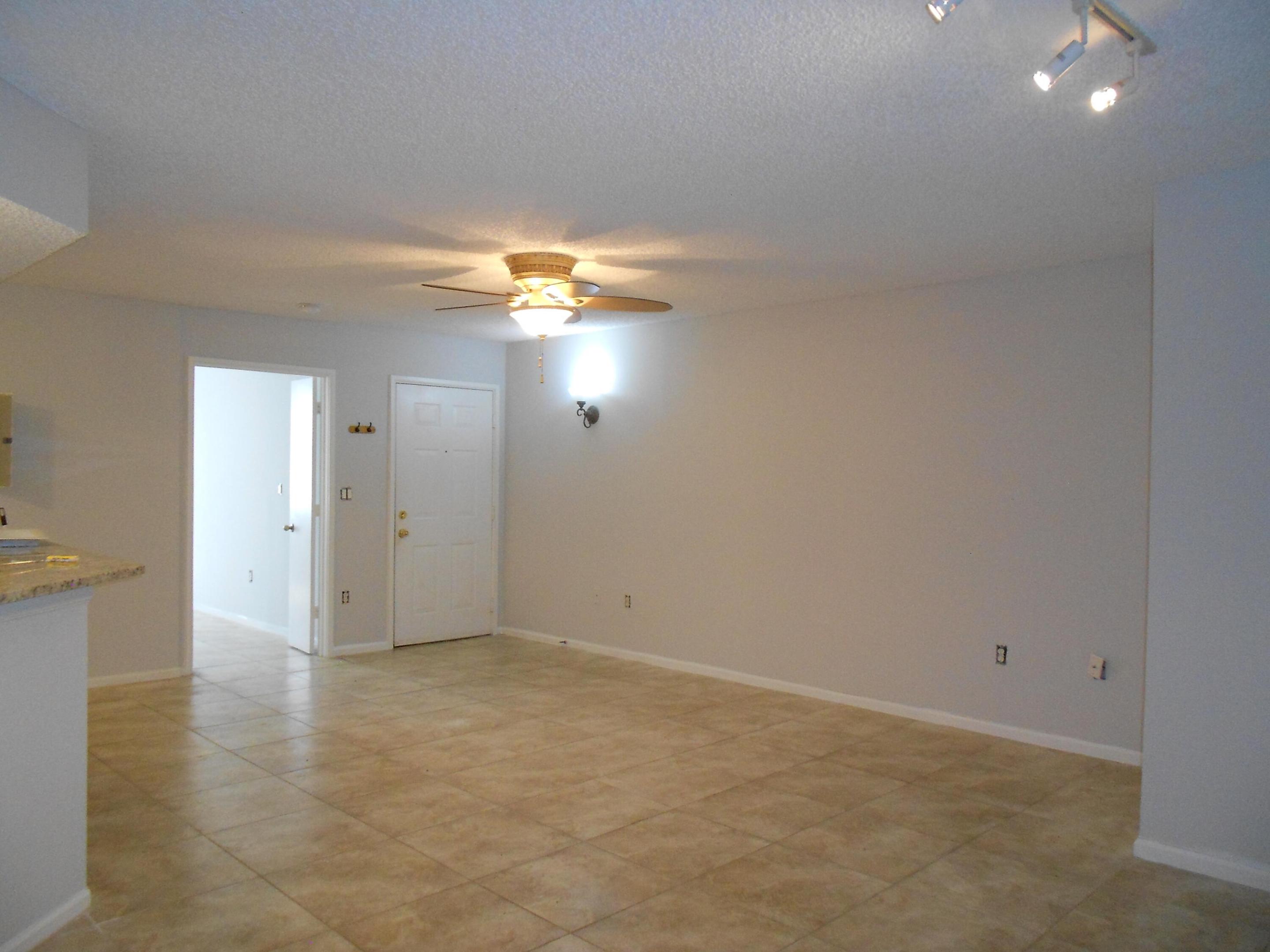 HYPOLUXOS MARINERS CAY CONDO - Residential