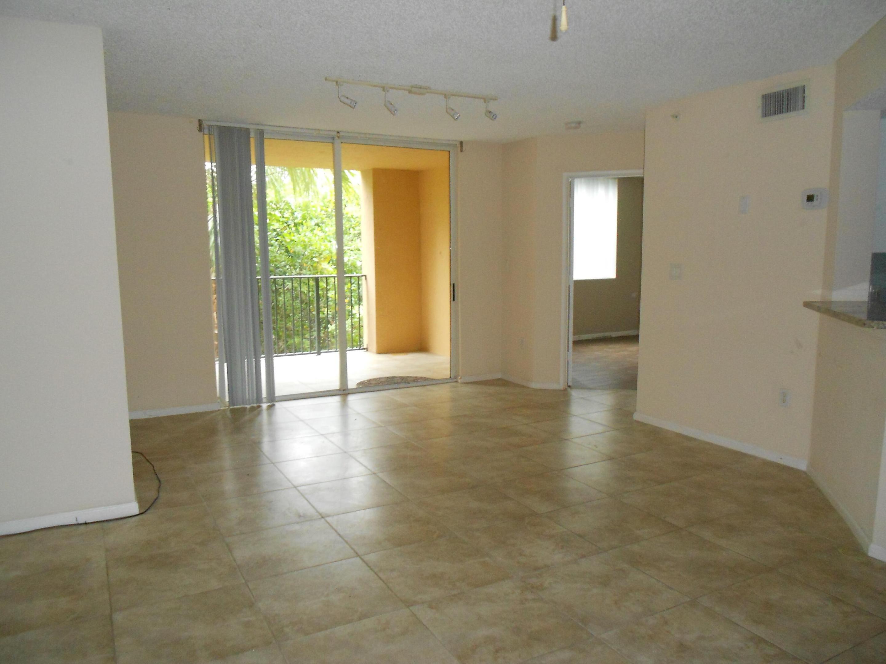 HYPOLUXOS MARINERS CAY CONDO - Residential