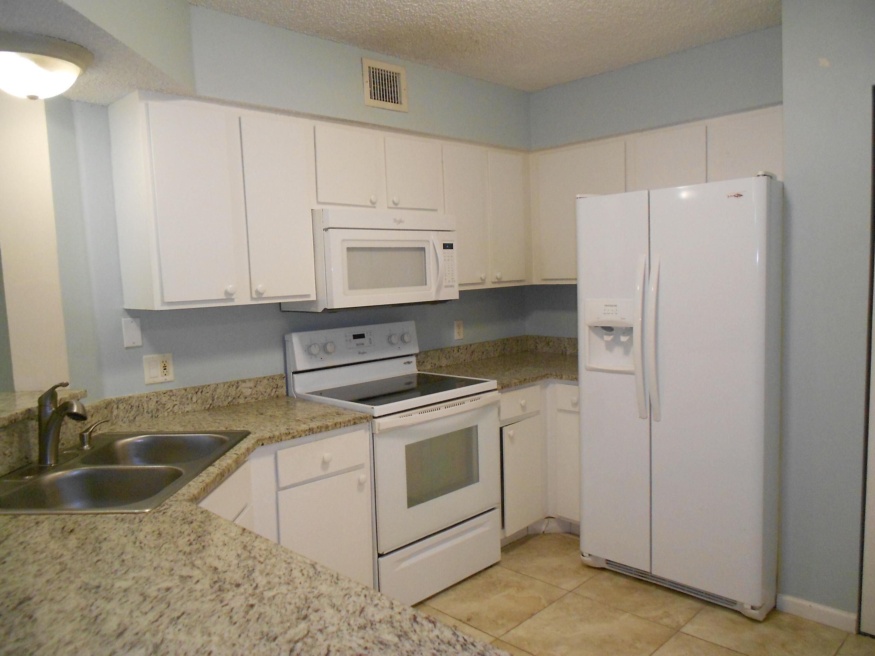 HYPOLUXOS MARINERS CAY CONDO - Residential