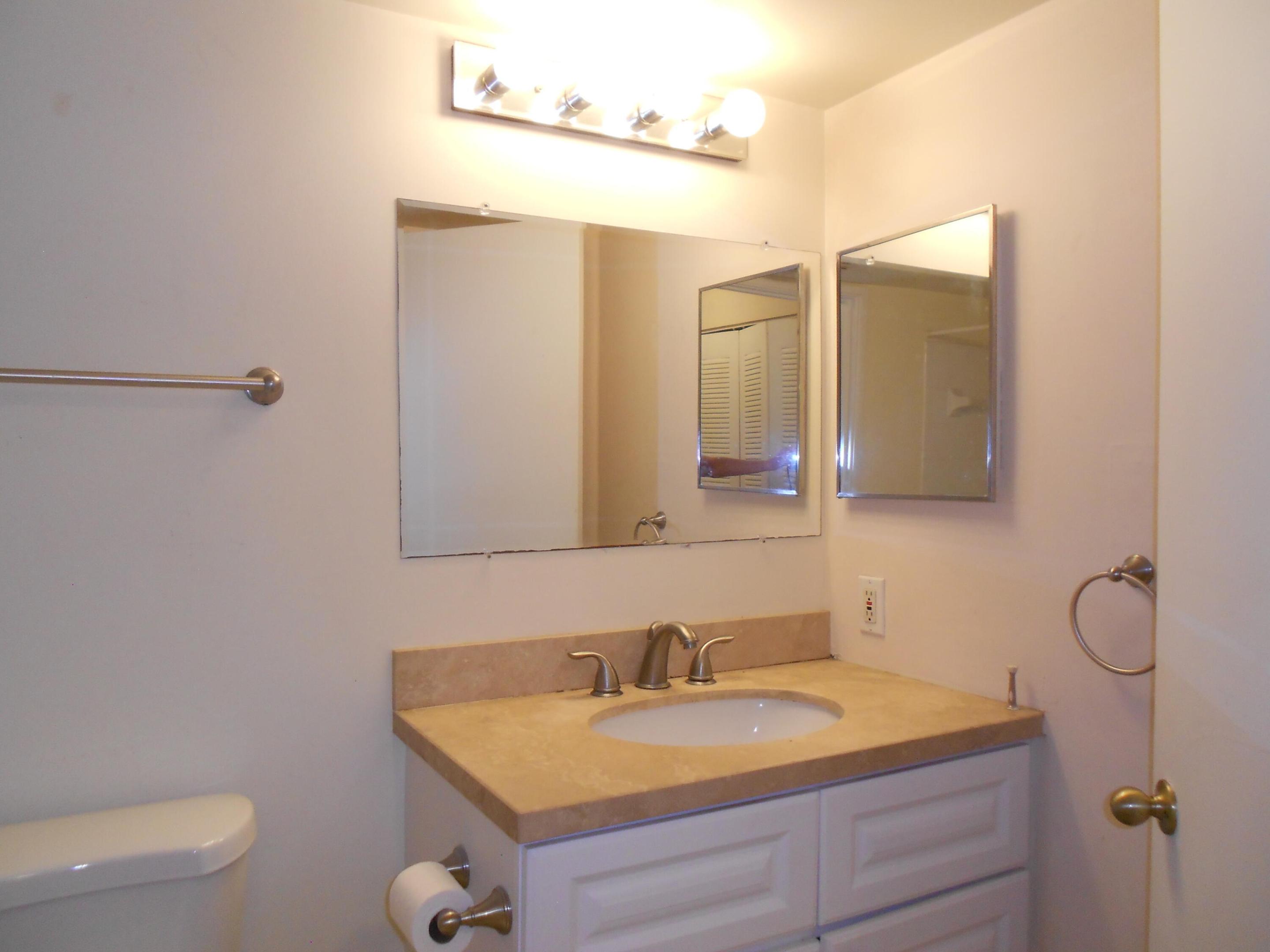 HYPOLUXOS MARINERS CAY CONDO - Residential