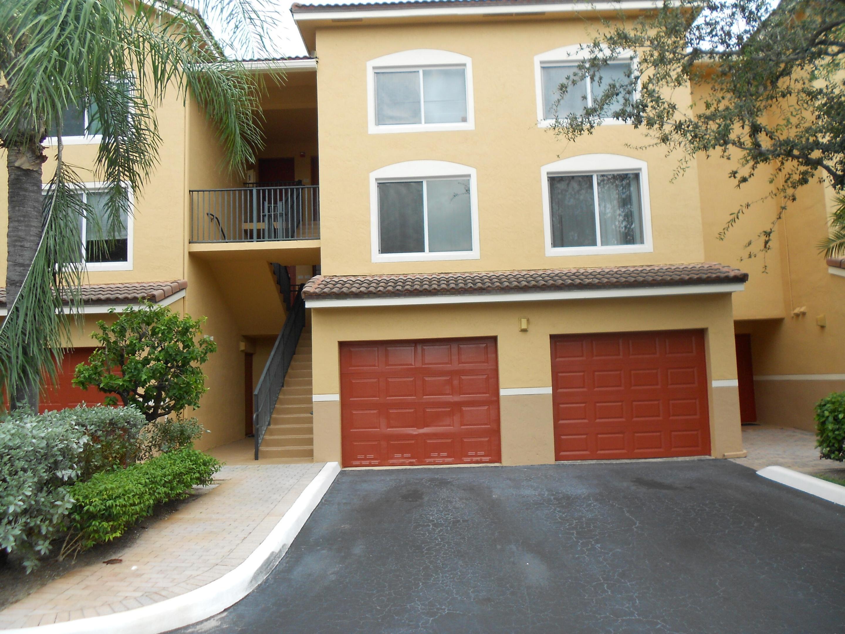 HYPOLUXOS MARINERS CAY CONDO - Residential