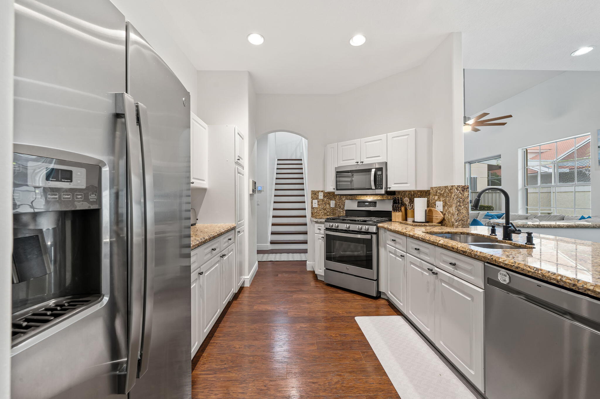 PGA RESORT COMMUNITY OF MONTEREY POINTE - Residential Lease