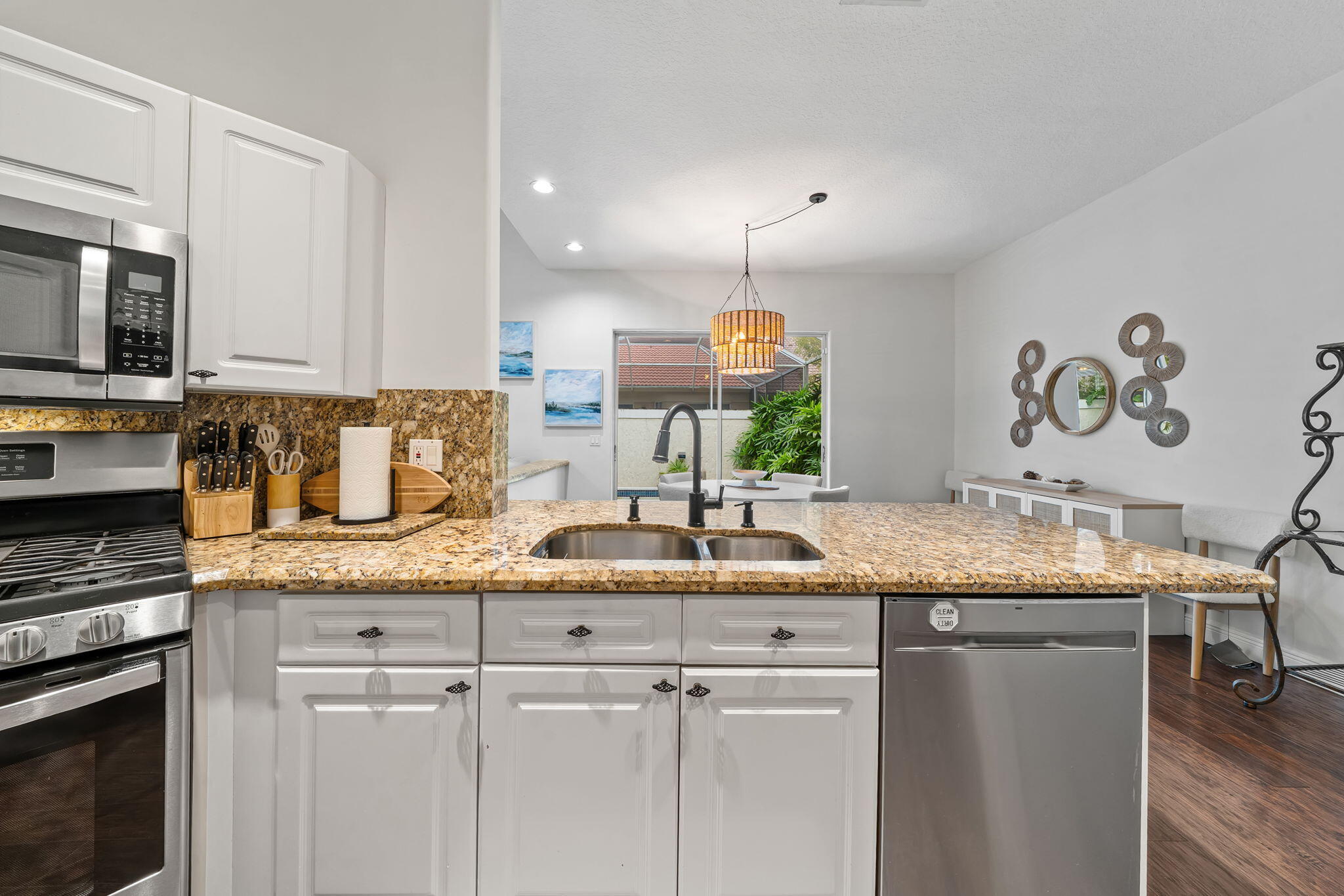 PGA RESORT COMMUNITY OF MONTEREY POINTE - Residential Lease