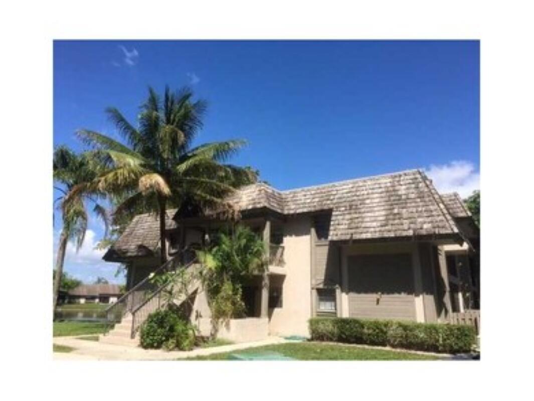 Well kept condo near everything Extremely cozy/well kept 2nd story 2 bedroom 2 bath condo with wood and title flooring, SS appliances, remodeled bathrooms with in unit front load washer/dryer. Master bedroom features a walk-in closet with organizer. Screened in balcony with storage area. Swimming pool, tennis court and near everything including Sawgrass Mills.